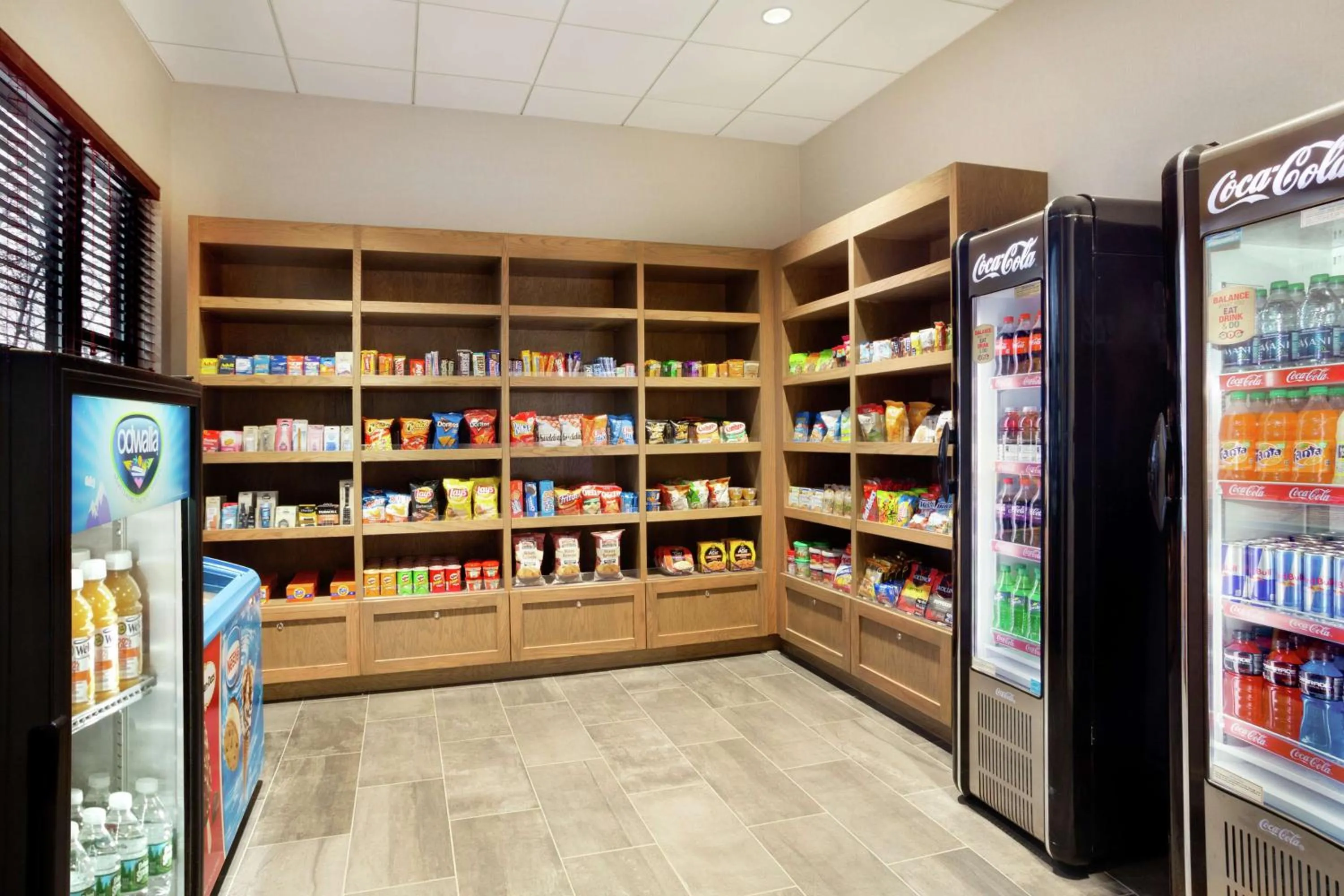 Restaurant/places to eat in Embassy Suites by Hilton Denver International Airport