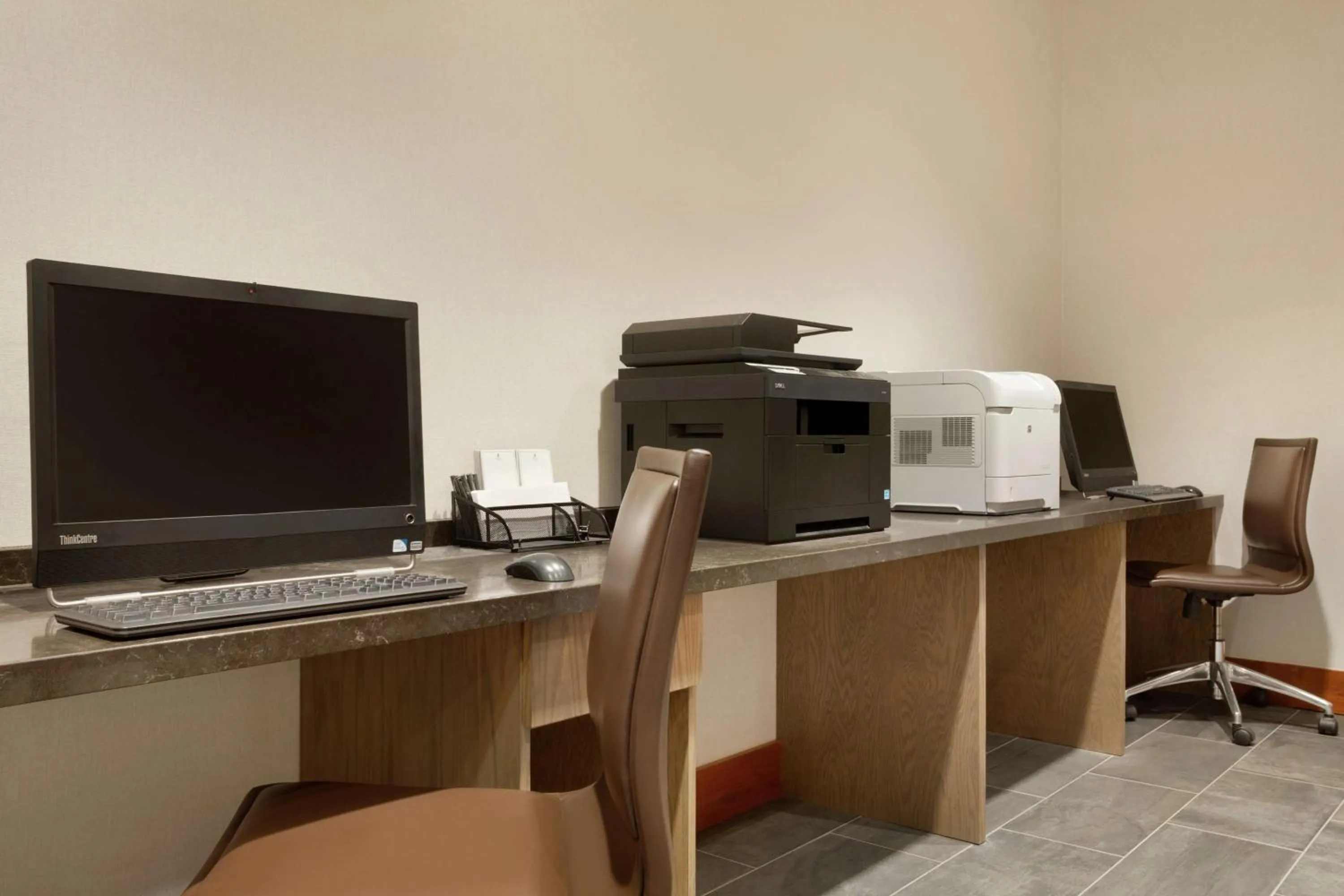 Business facilities in Embassy Suites by Hilton Denver International Airport