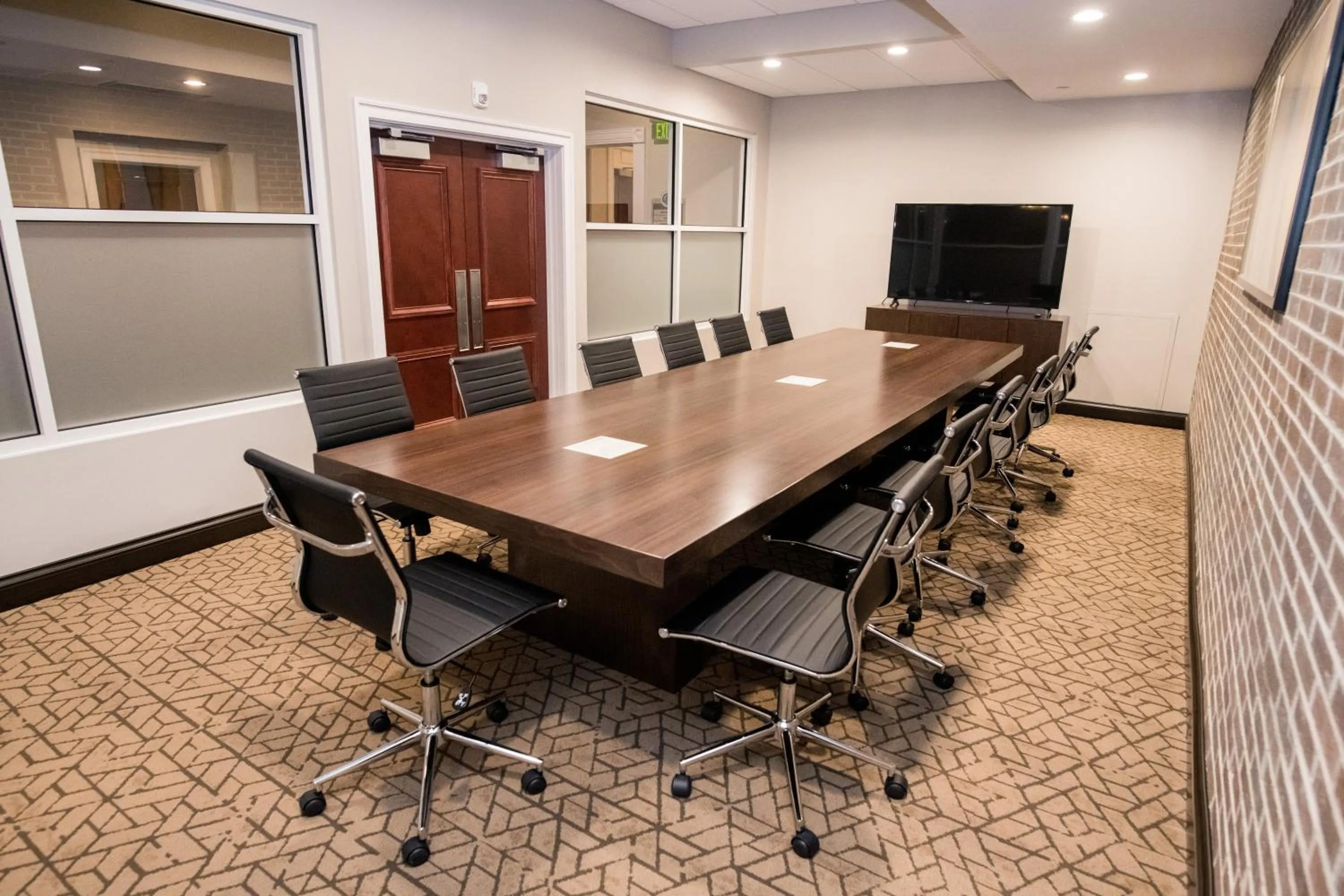 Meeting/conference room in Holiday Inn & Suites Philadelphia W - Drexel Hill by IHG