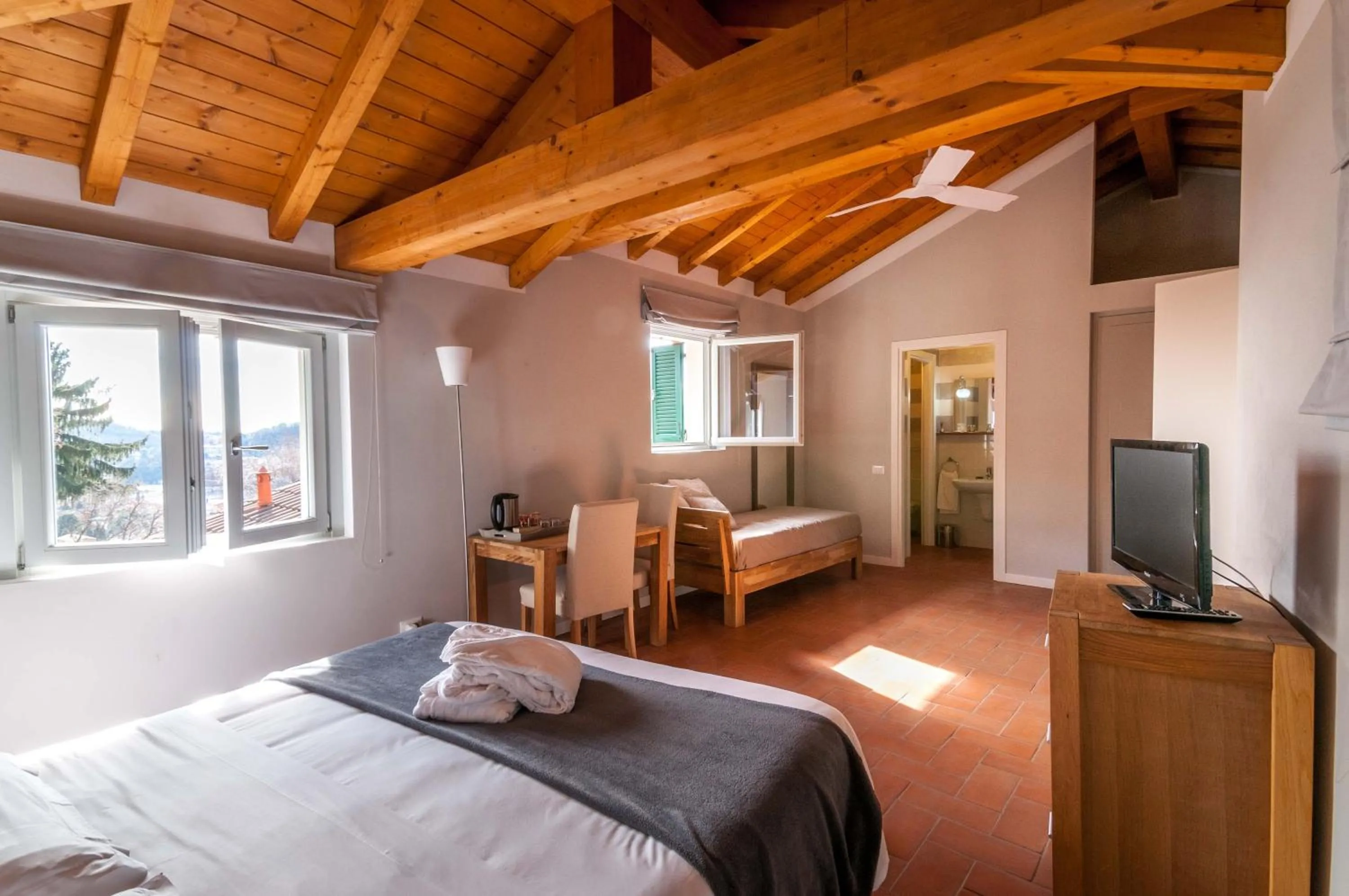 Garden view, Bed in Locanda Pozzetto