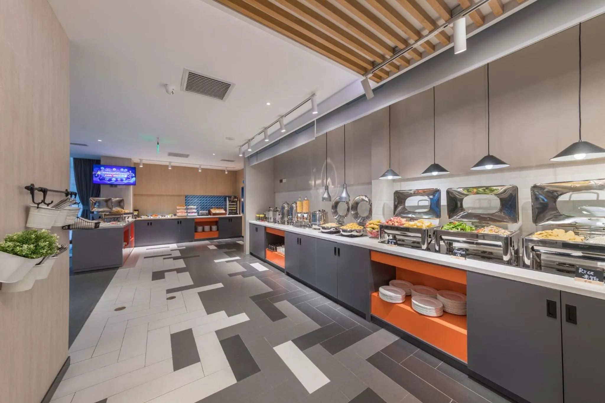 Breakfast in Holiday Inn Express Beijing Shijingshan Parkview by IHG