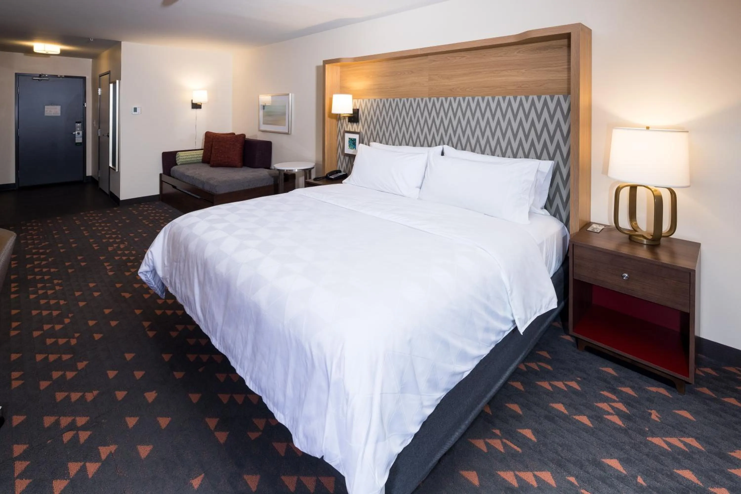 Bedroom, Bed in Holiday Inn - Kalamazoo West by IHG