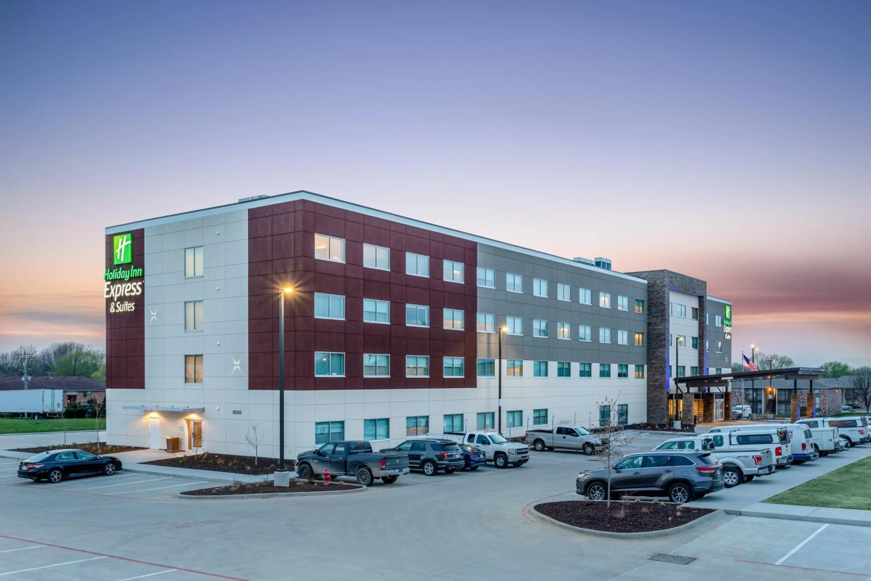 Property building in Holiday Inn Express & Suites - Springfield North by IHG