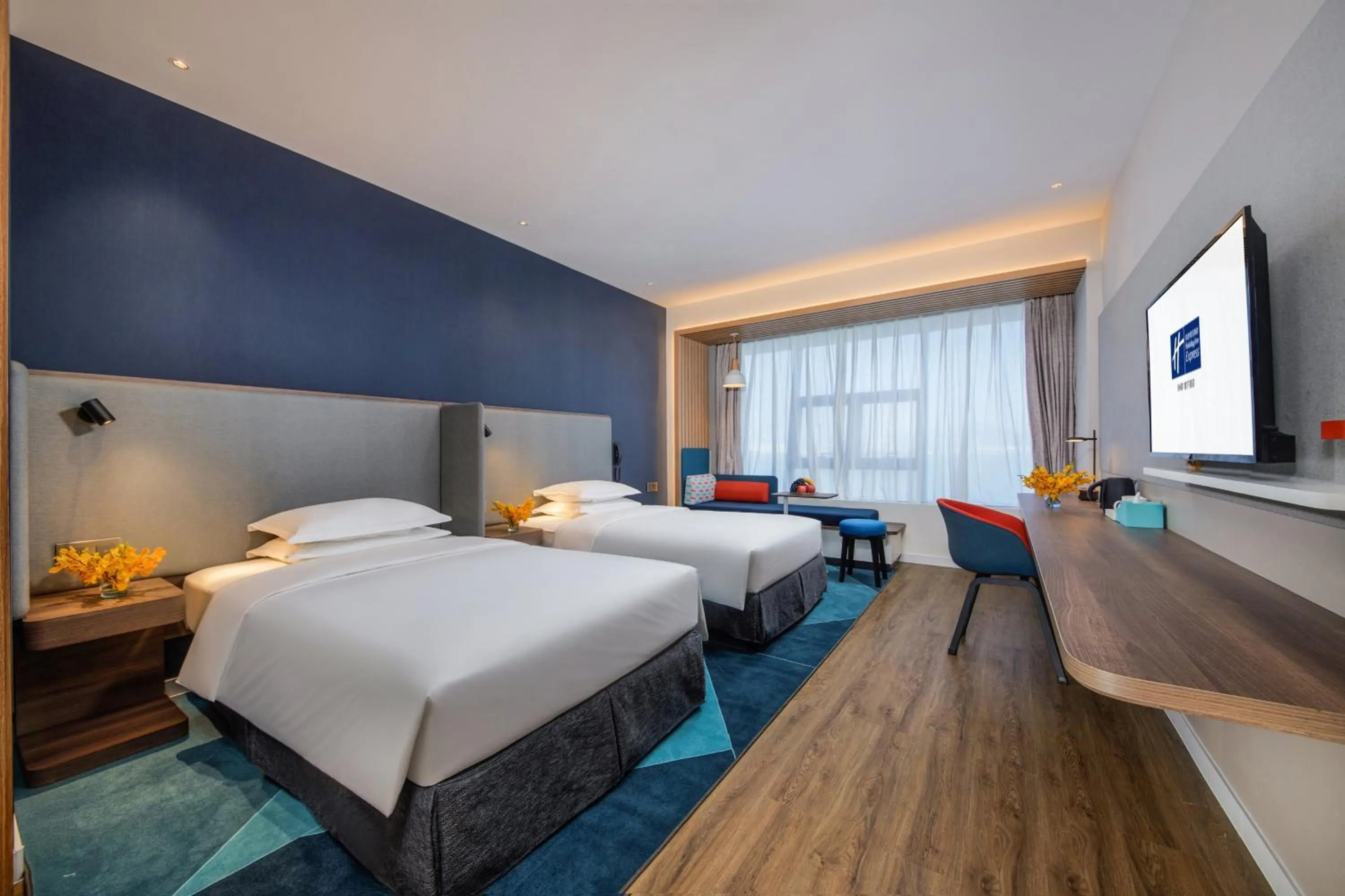 Photo of the whole room, Bed in Holiday Inn Express Xiamen Airport Zone by IHG
