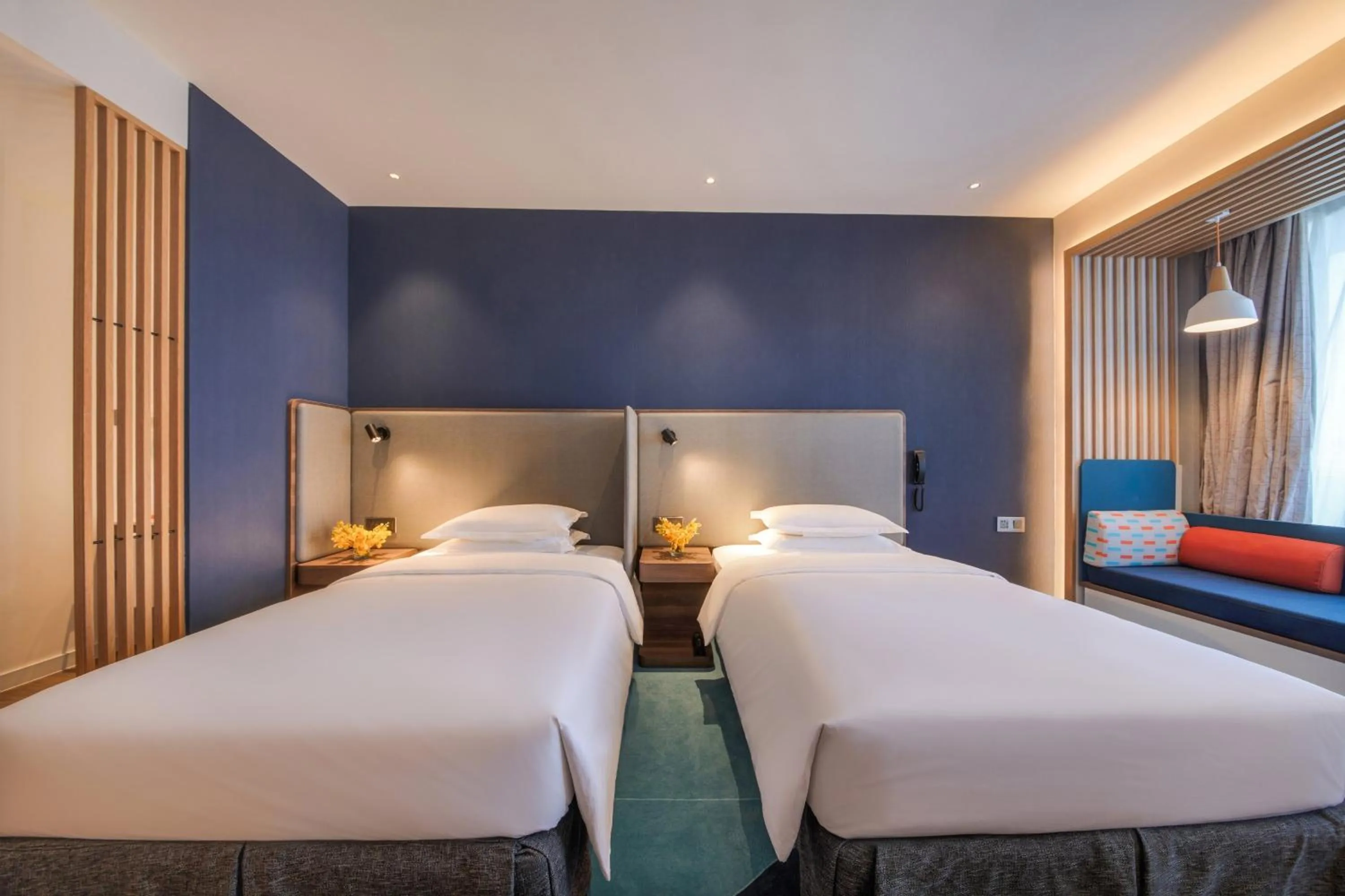 Photo of the whole room, Bed in Holiday Inn Express Xiamen Airport Zone by IHG