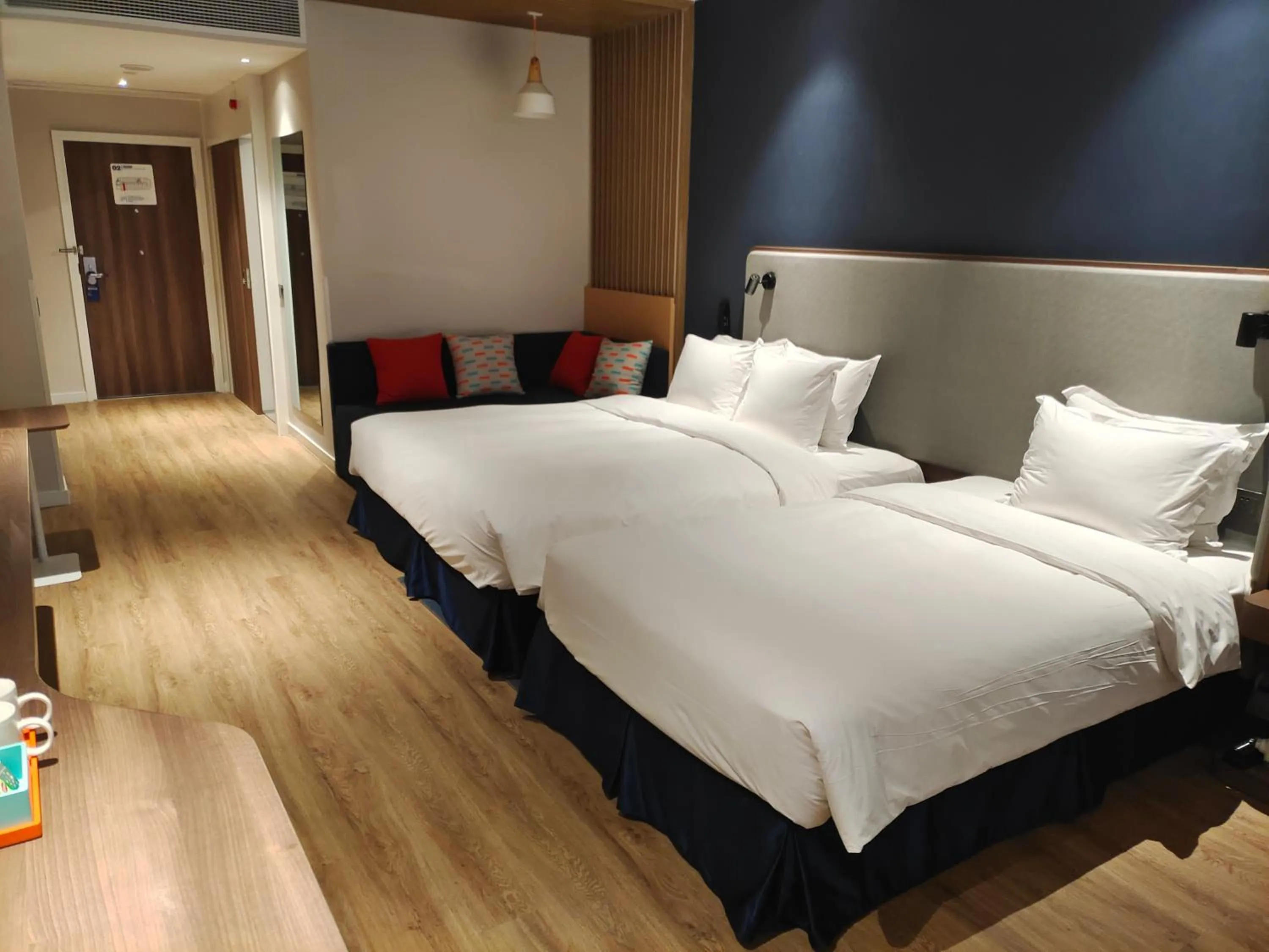 Photo of the whole room, Bed in Holiday Inn Express Xiamen Airport Zone by IHG