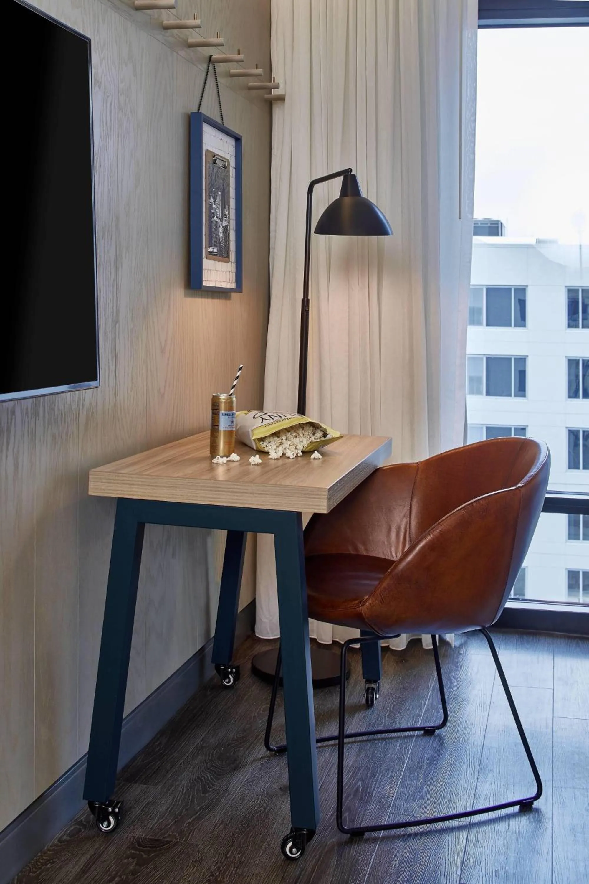 Photo of the whole room in Moxy Atlanta Midtown