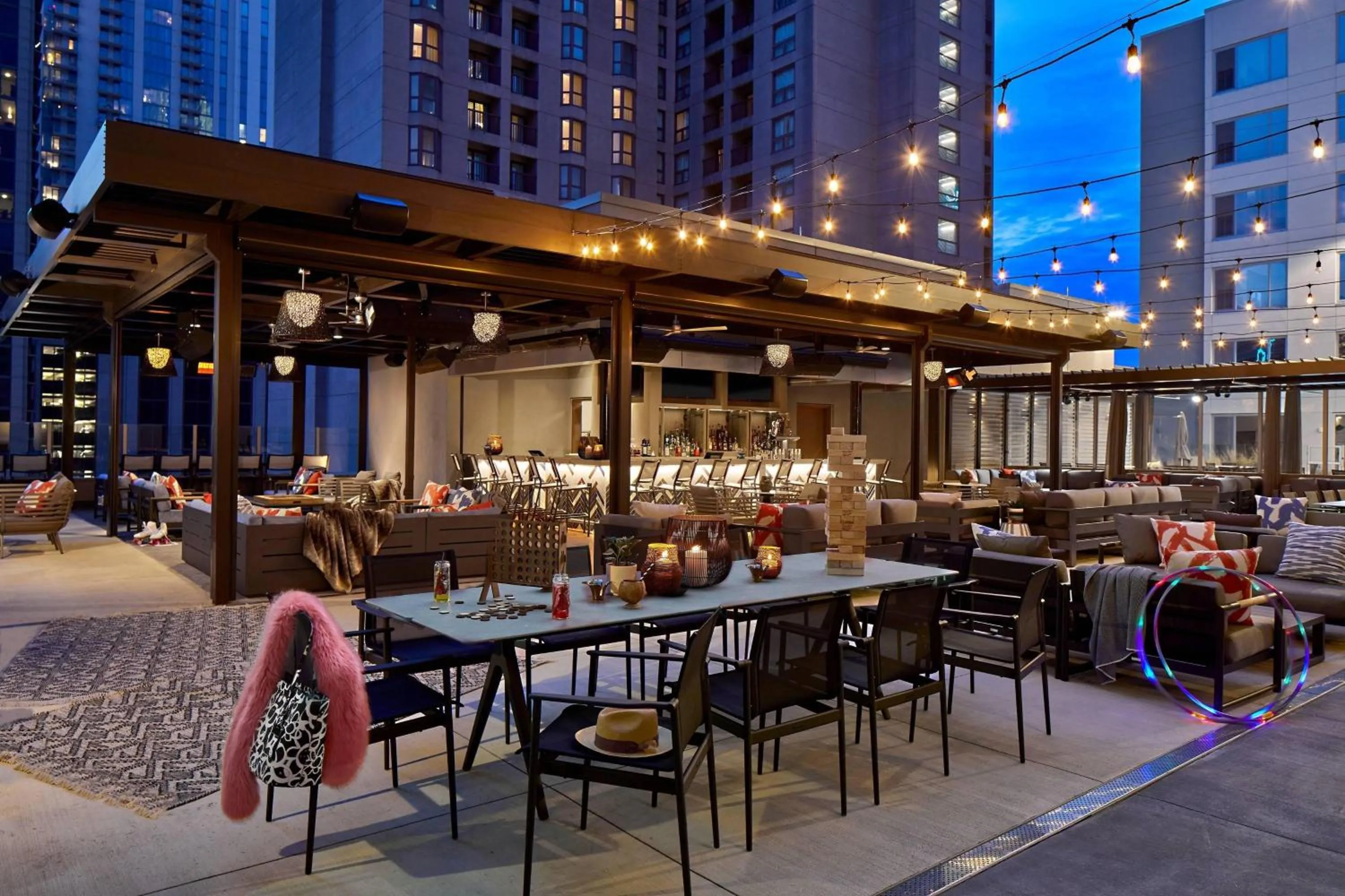 Lounge or bar in Moxy Atlanta Midtown