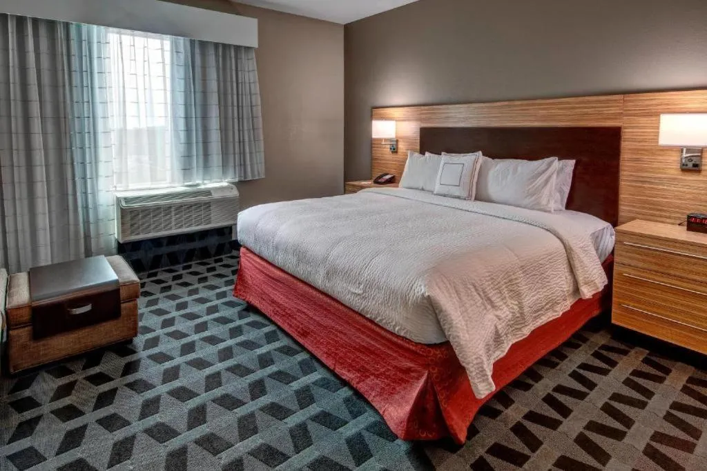 Bedroom, Bed in TownePlace Suites by Marriott Hot Springs