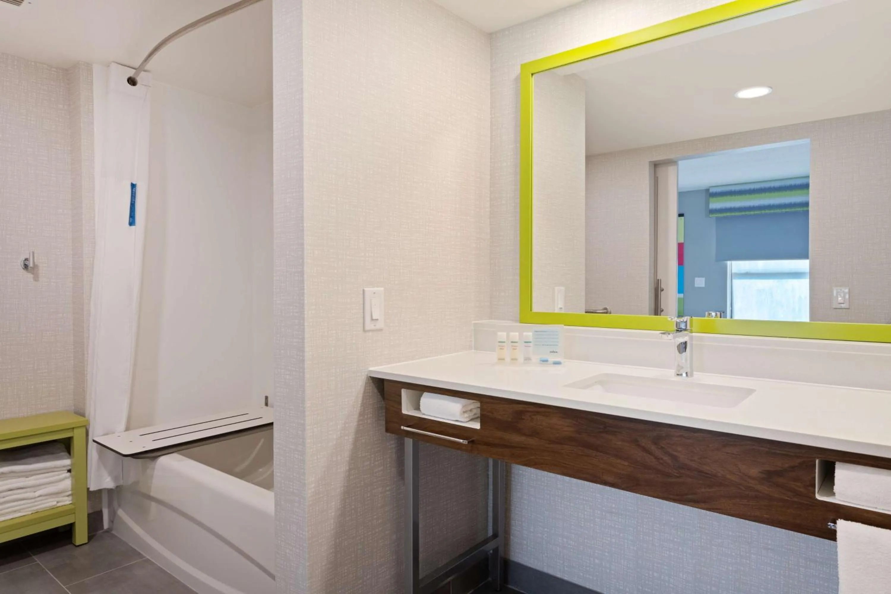 Bathroom in Hampton Inn & Suites Fort Myers Beach/Sanibel Gateway