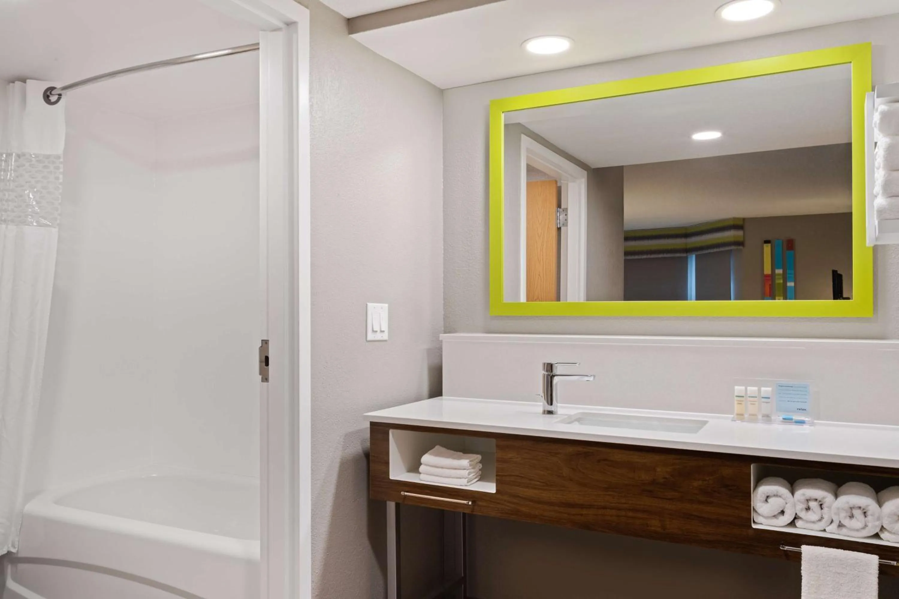 Bathroom in Hampton Inn & Suites Fort Myers Beach/Sanibel Gateway