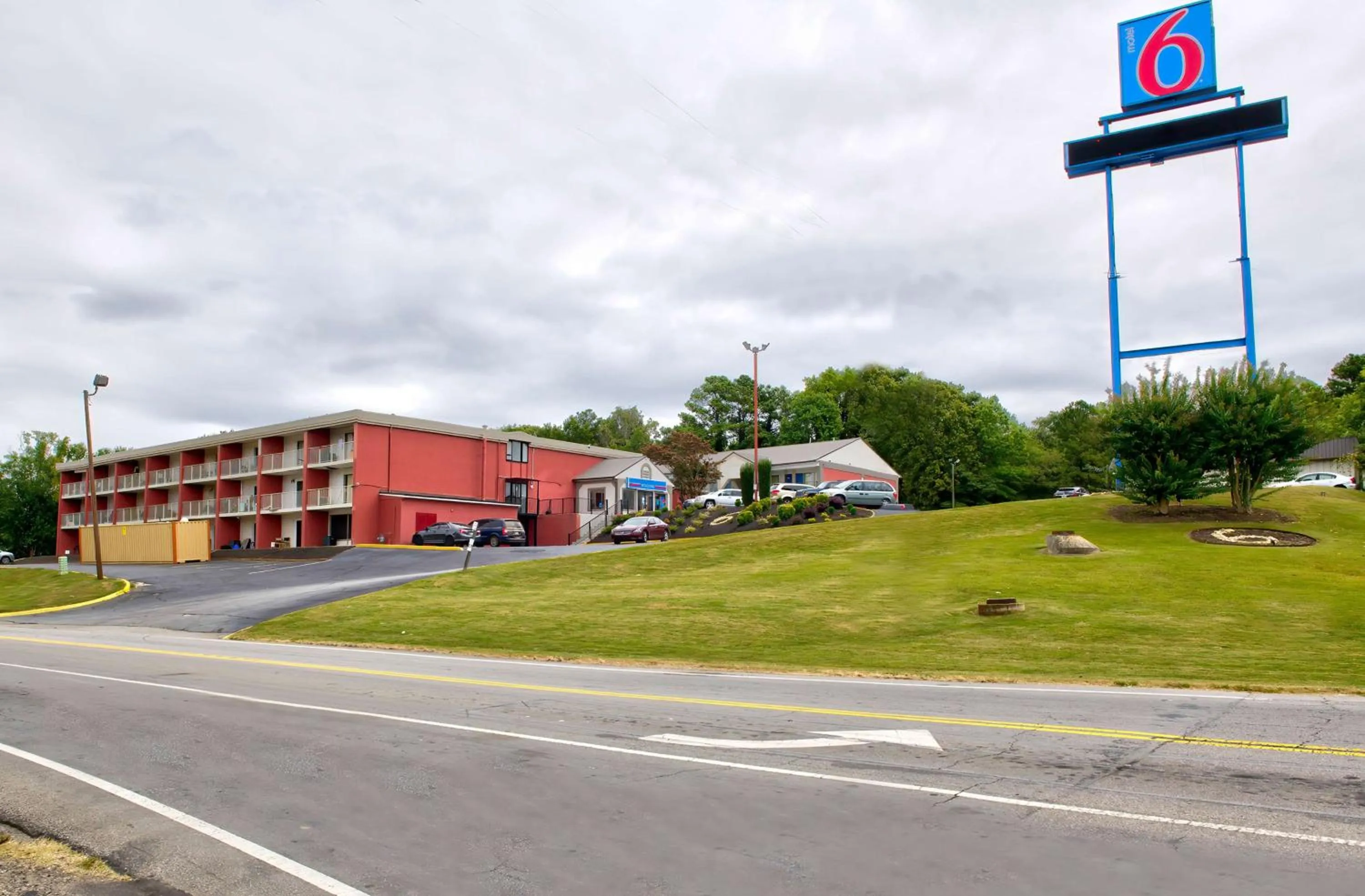 Property building in Motel 6-Gainesville, GA