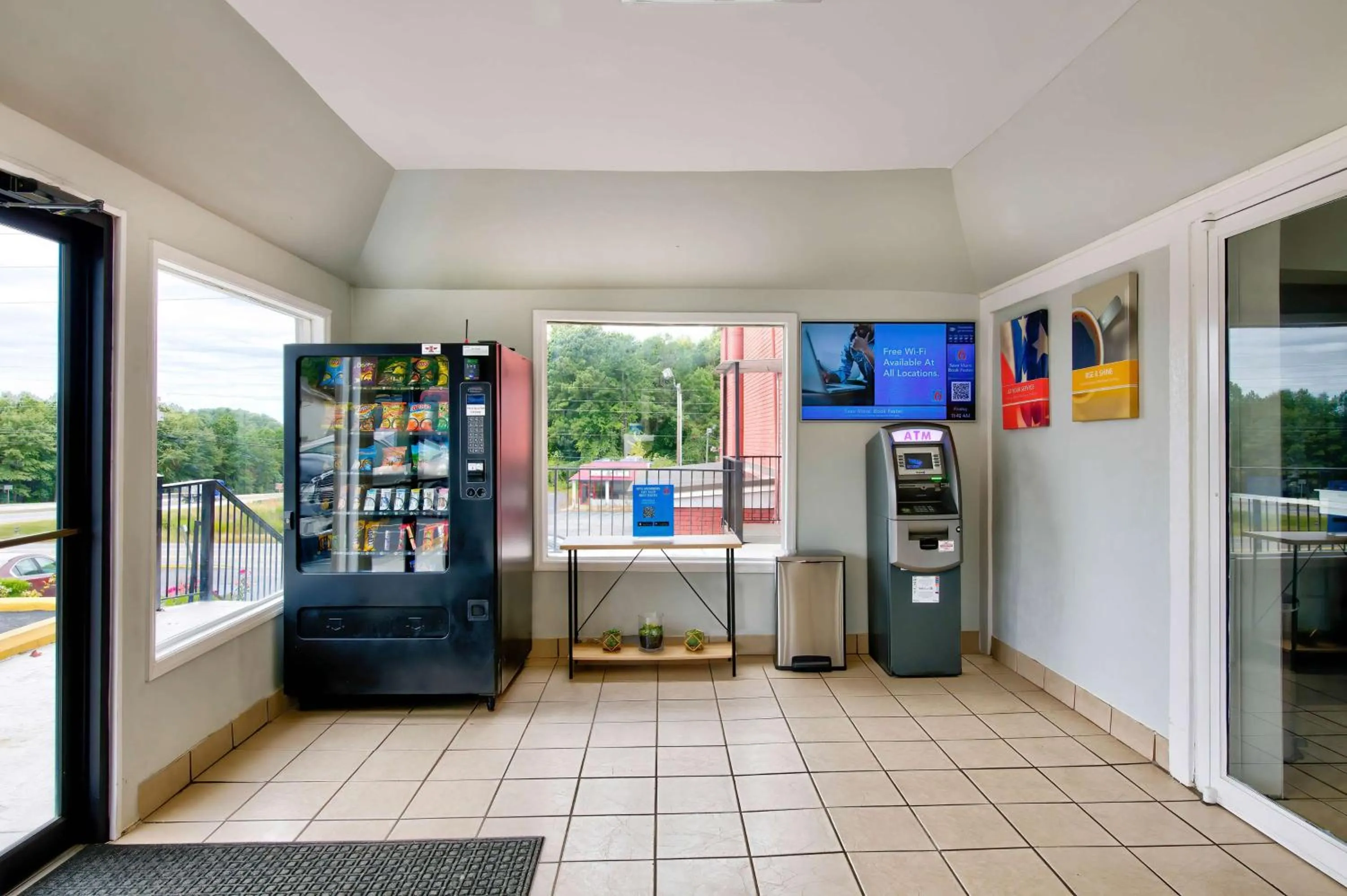 Property building in Motel 6-Gainesville, GA