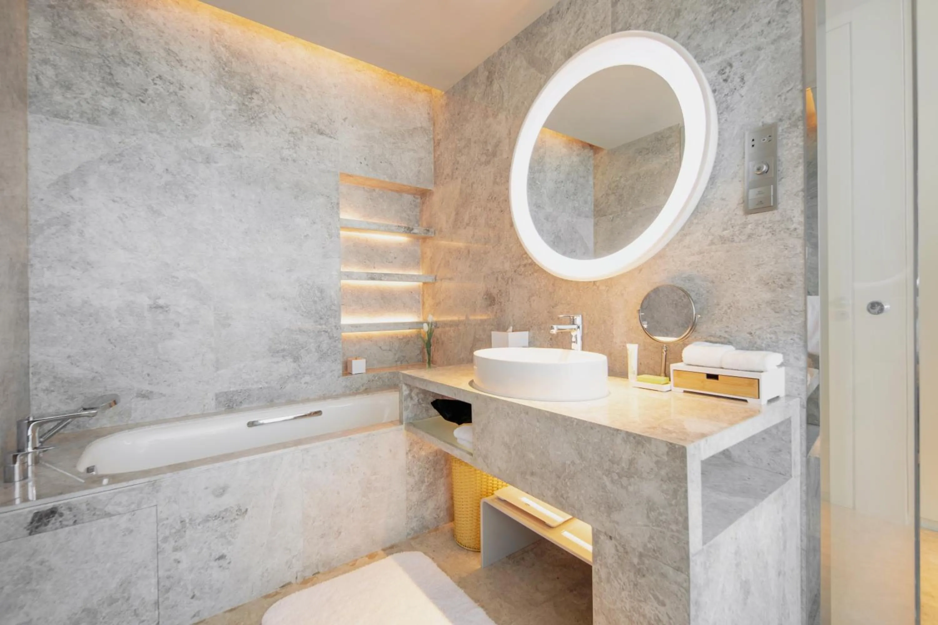 Bathroom in Le Meridien Hangzhou, Binjiang