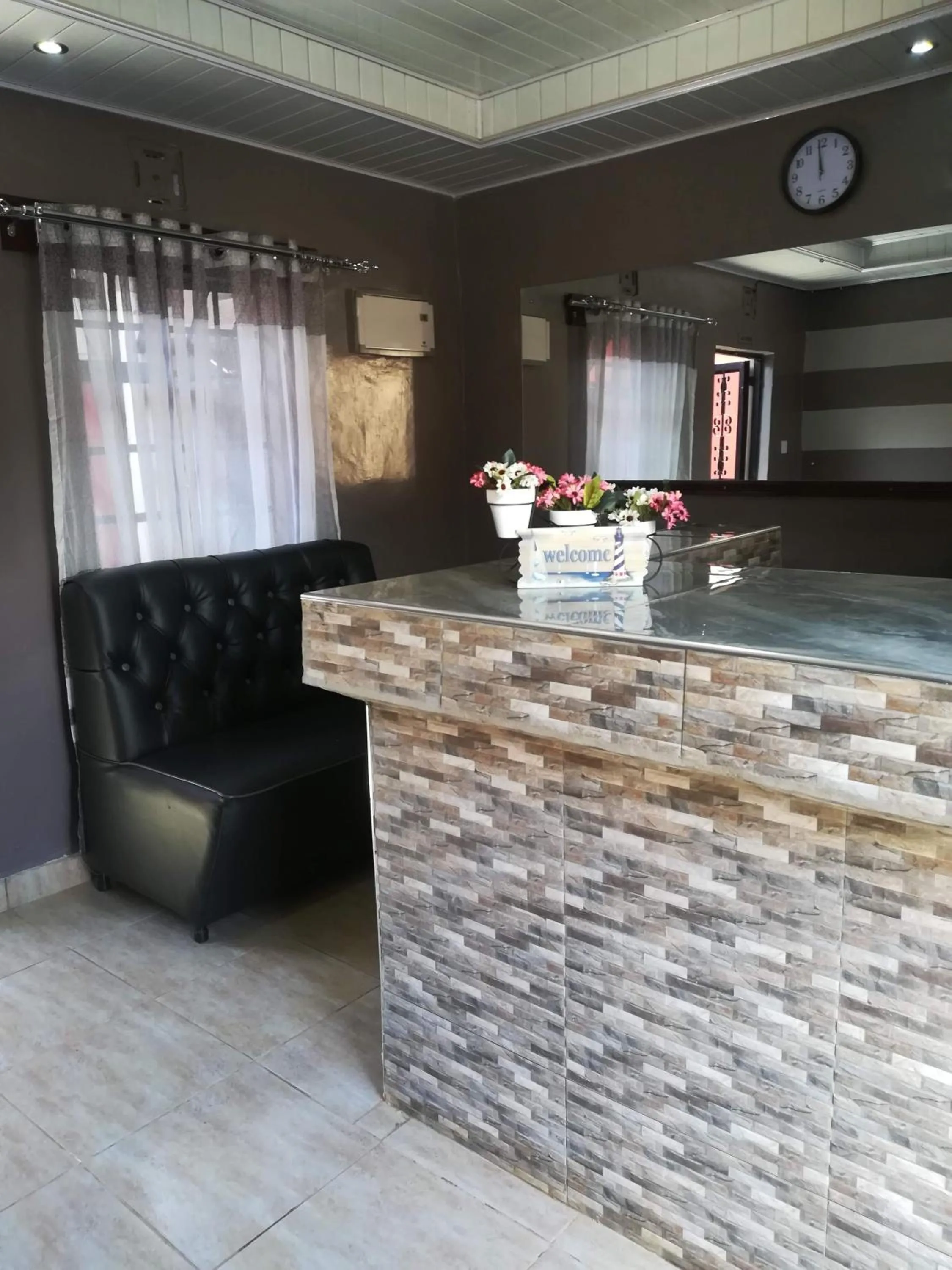 Lobby or reception in Sunview Lodge & Restaurant