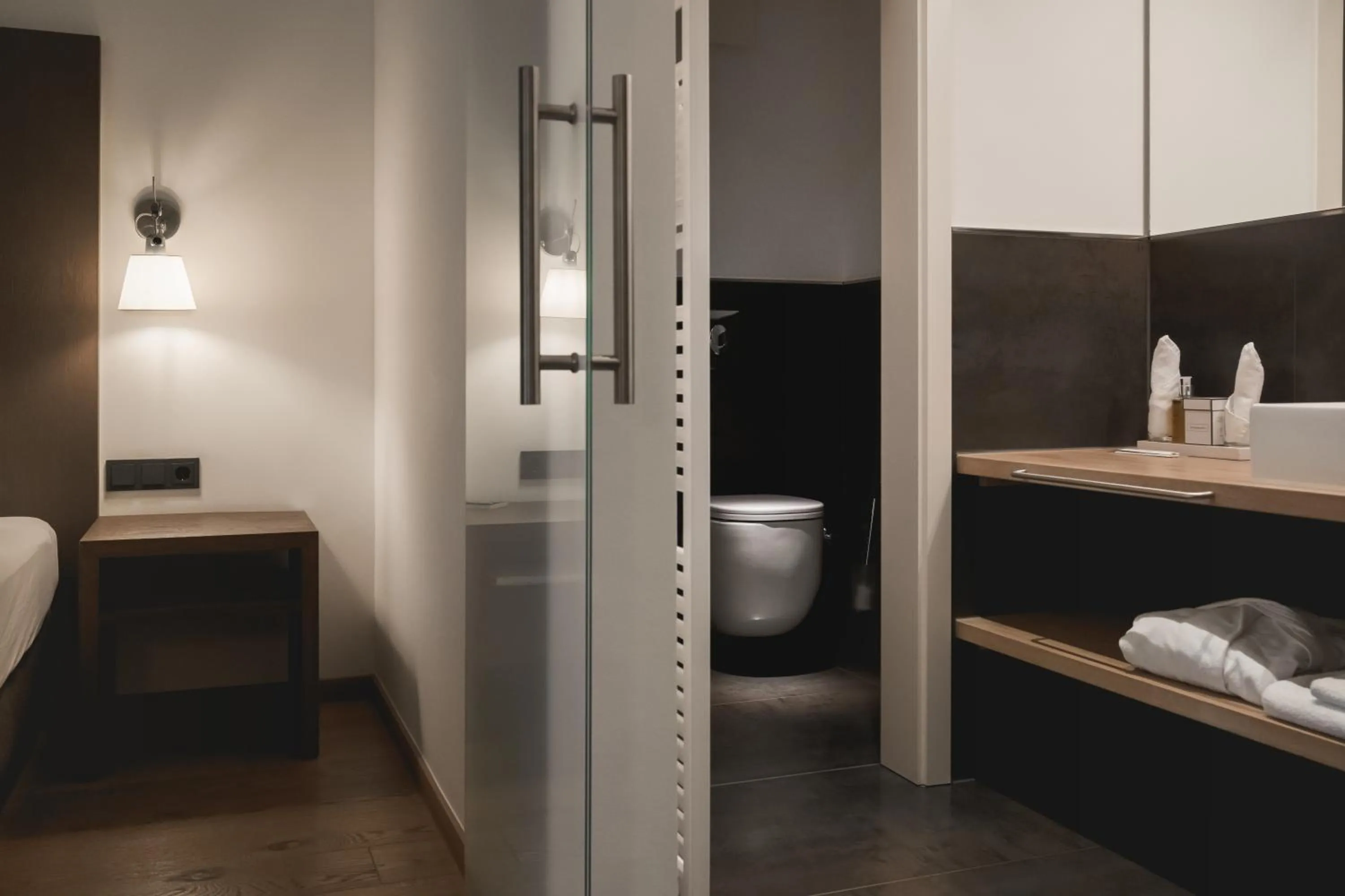 Toilet, Bed in Golfhotel Gut Neuenhof