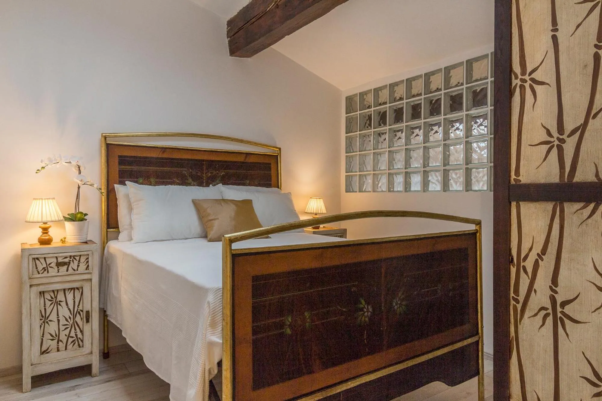 Bedroom, Bed in Emma & Olga Apartments -In the city Centre-