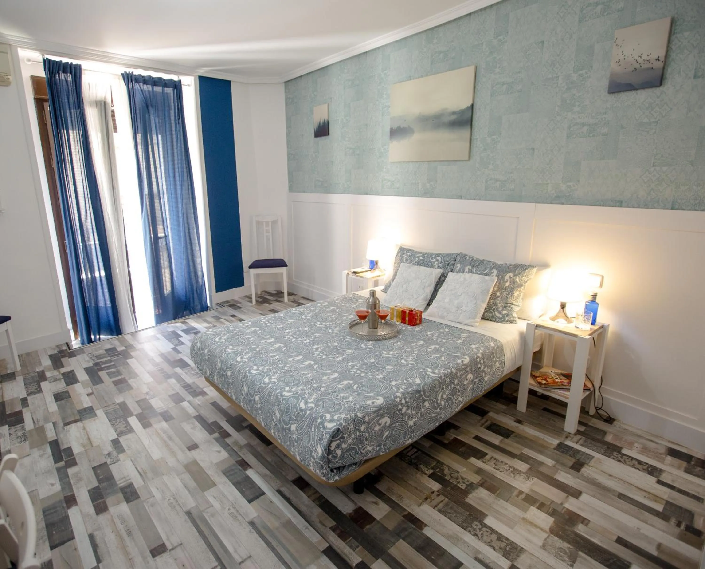 Photo of the whole room, Bed in Fuencarral Adeco