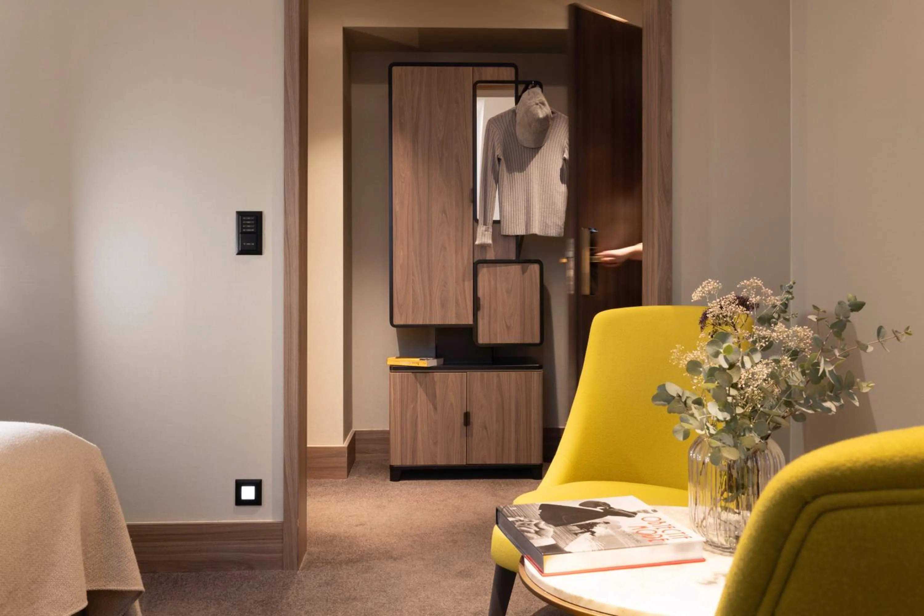 Photo of the whole room in Hotel D Geneva