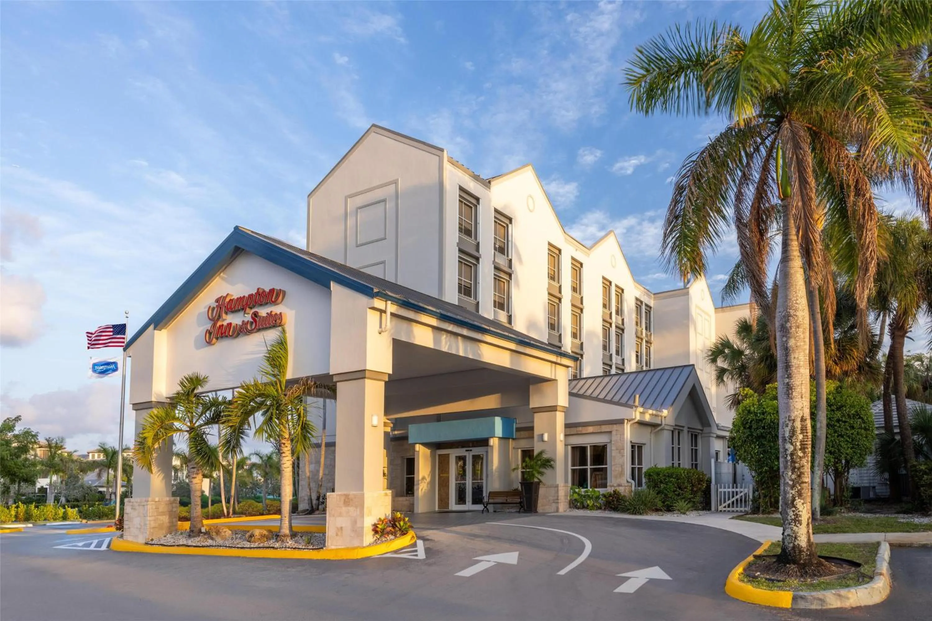 Property building in Hampton Inn & Suites Fort Lauderdale Airport