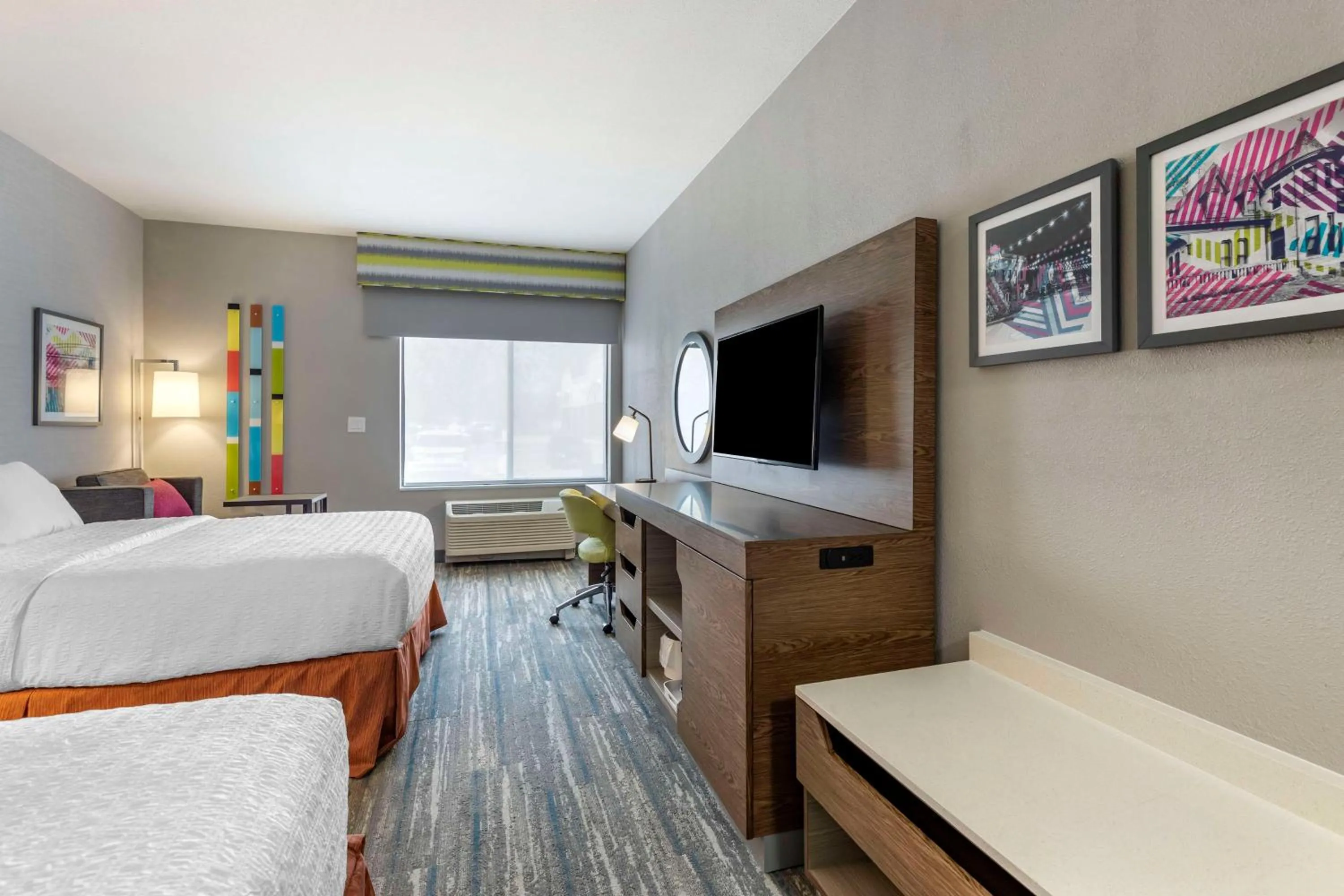 Bed in Hampton Inn Fort Collins