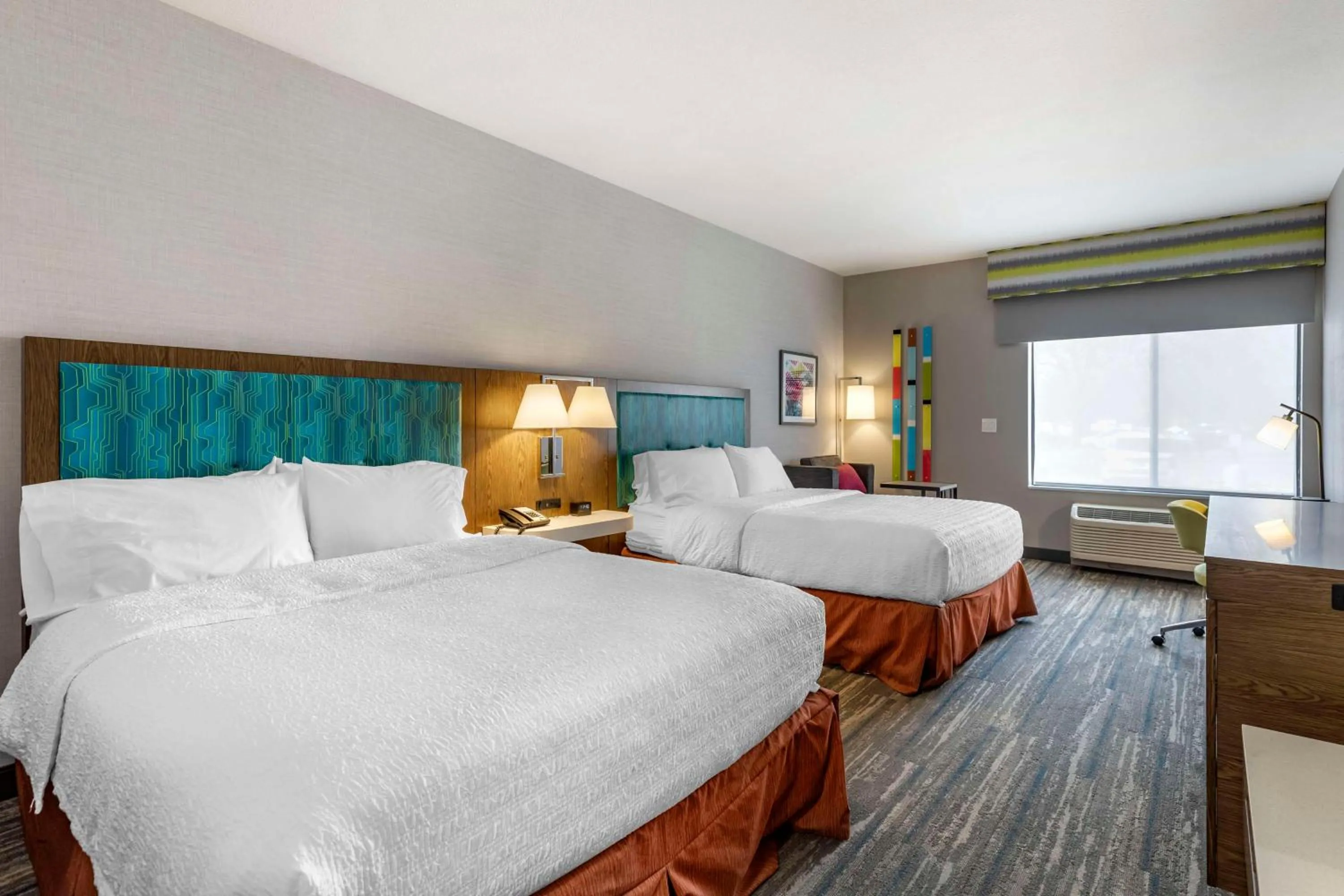 Bed in Hampton Inn Fort Collins