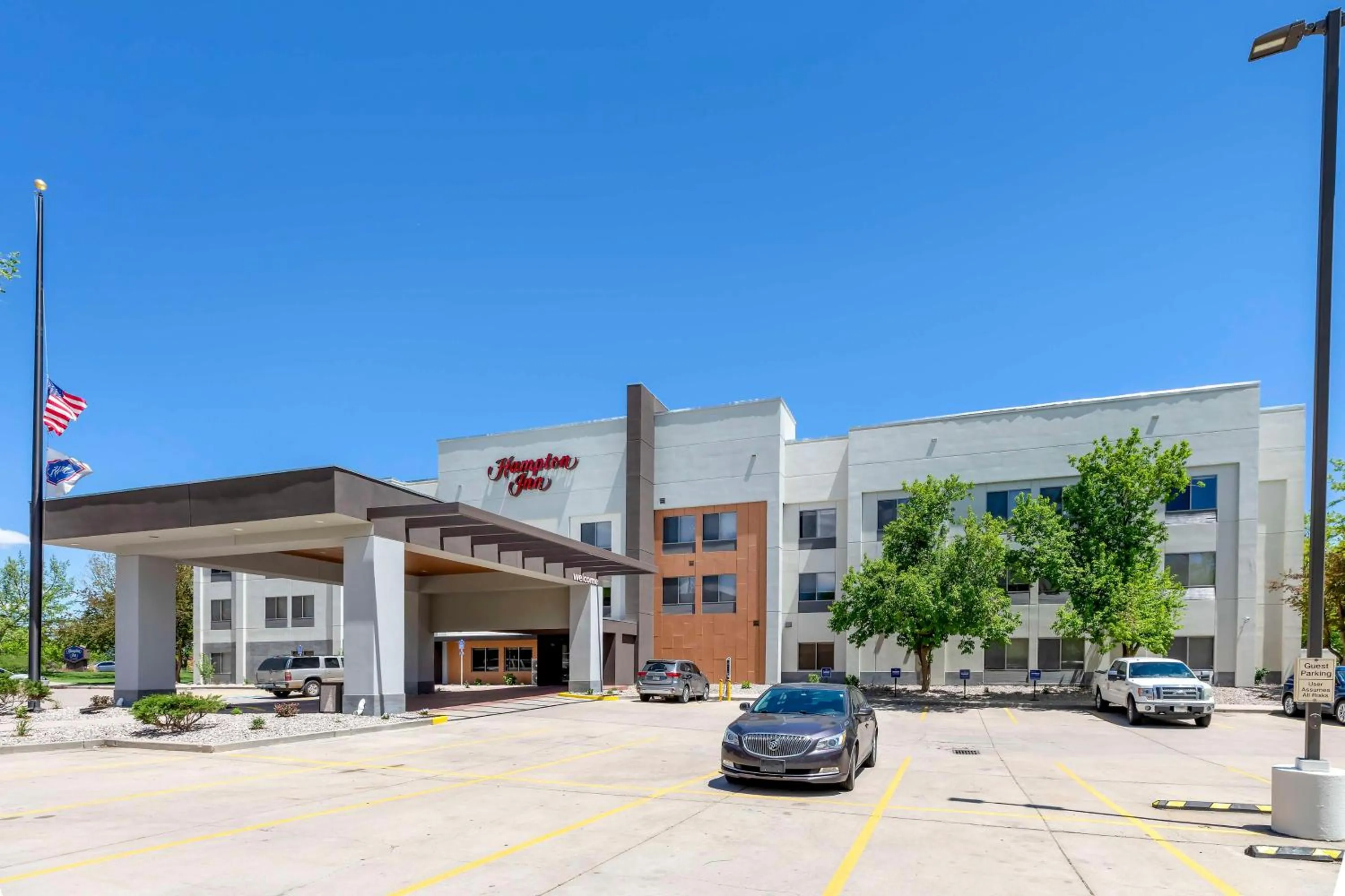 Property building in Hampton Inn Fort Collins