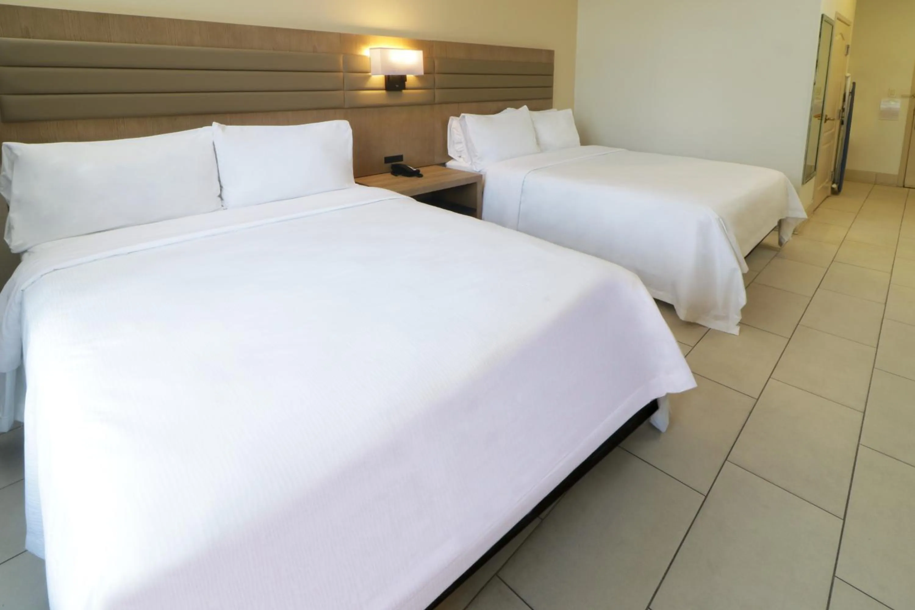 Bedroom, Bed in Wyndham Garden McAllen at La Plaza Mall