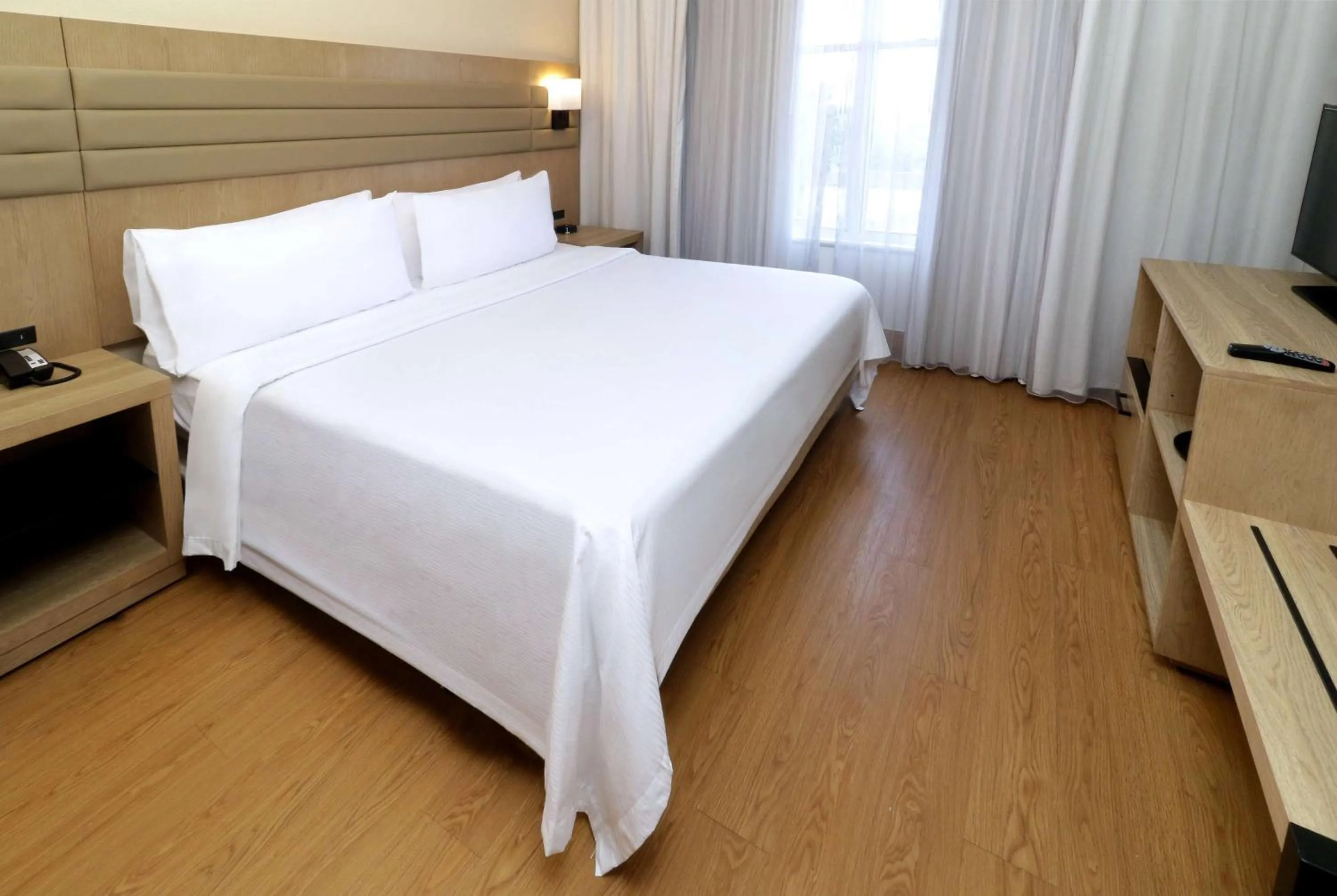 Photo of the whole room, Bed in Wyndham Garden McAllen at La Plaza Mall