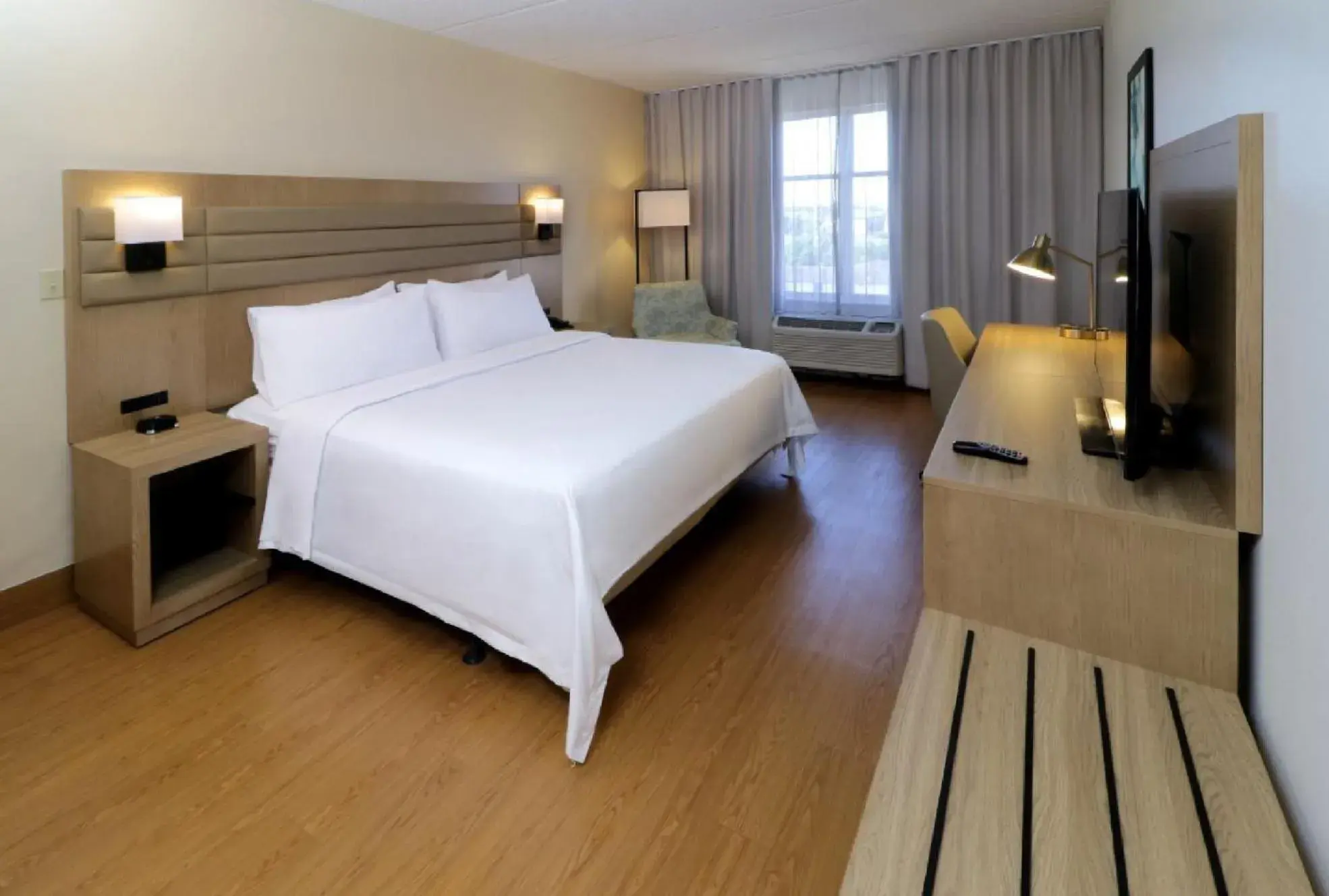 King Room - Non-Smoking in Wyndham Garden McAllen at La Plaza Mall King Room - Non-Smoking in Wyndham Garden McAllen at La Plaza Mall