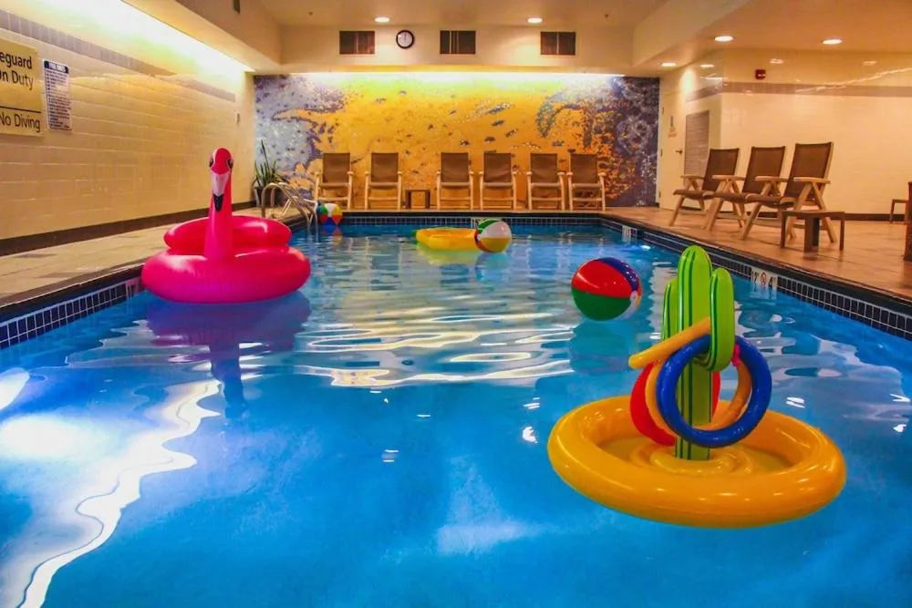 Swimming pool in Hampton Inn & Suites Denver-Downtown