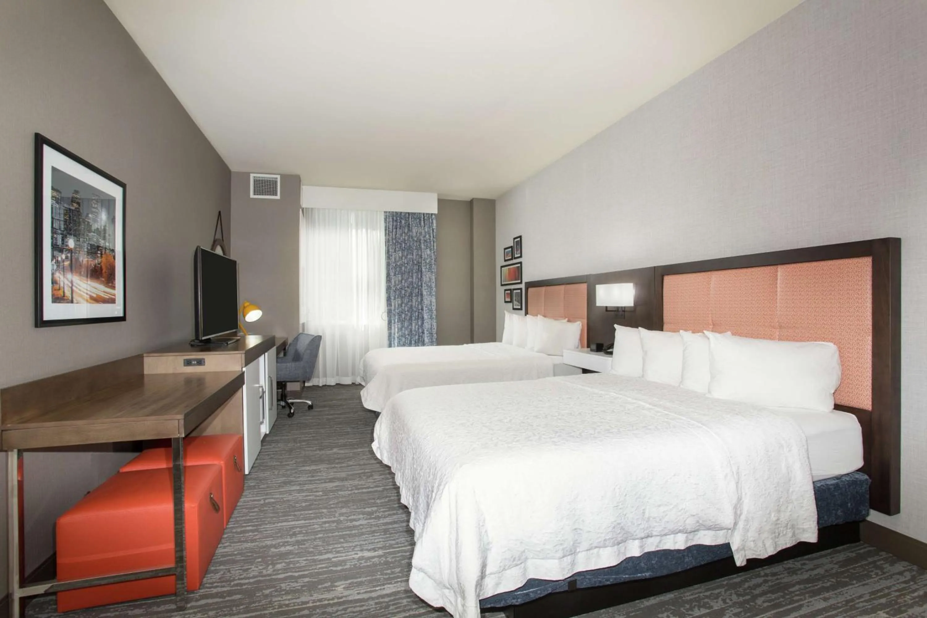 Bedroom, Bed in Hampton Inn & Suites Denver-Downtown