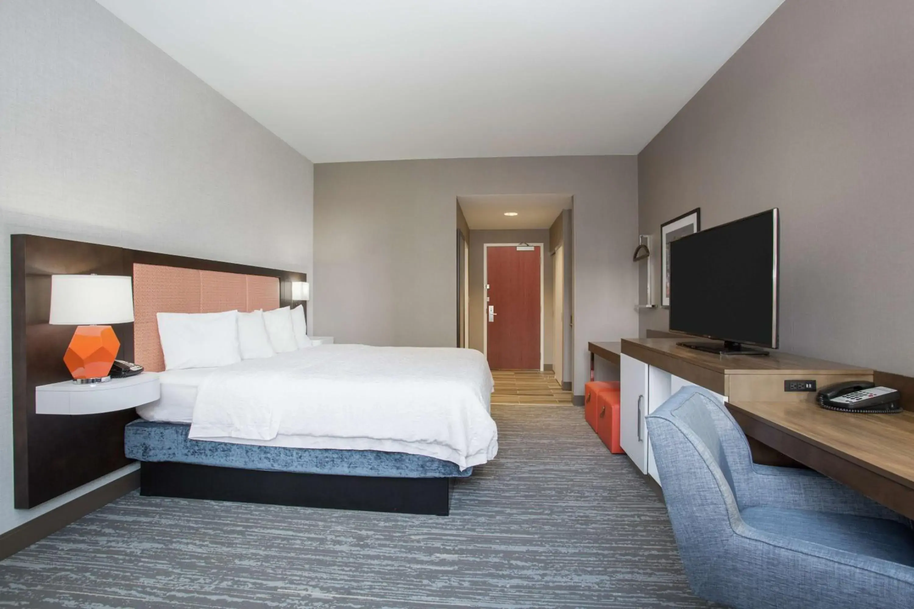 King Room with Accessible Tub - Mobility and Hearing Access/Non-Smoking in Hampton Inn & Suites Denver-Downtown King Room with Accessible Tub - Mobility and Hearing Access/Non-Smoking in Hampton Inn & Suites Denver-Downtown