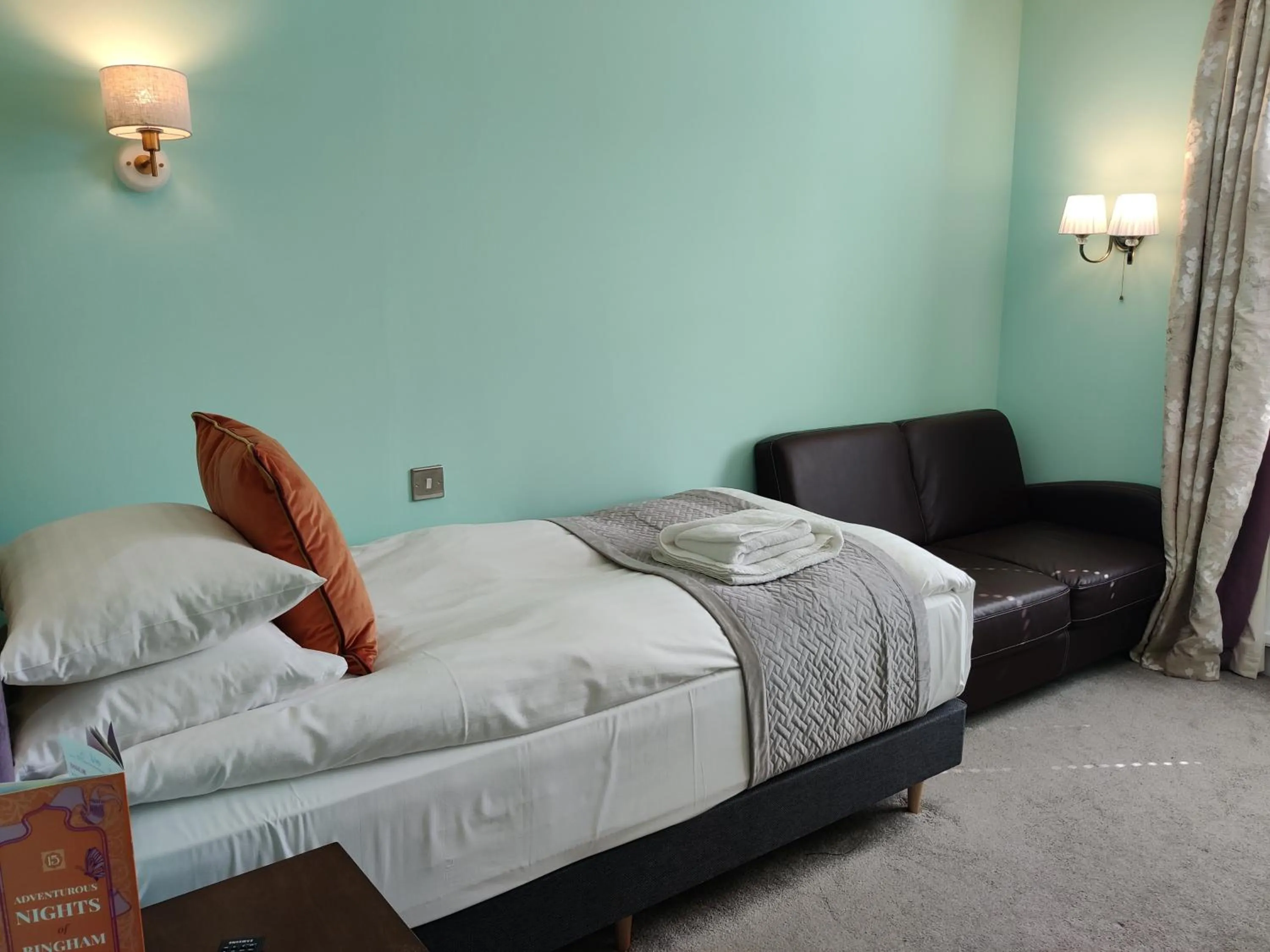 Bed in Bingham Townhouse Hotel