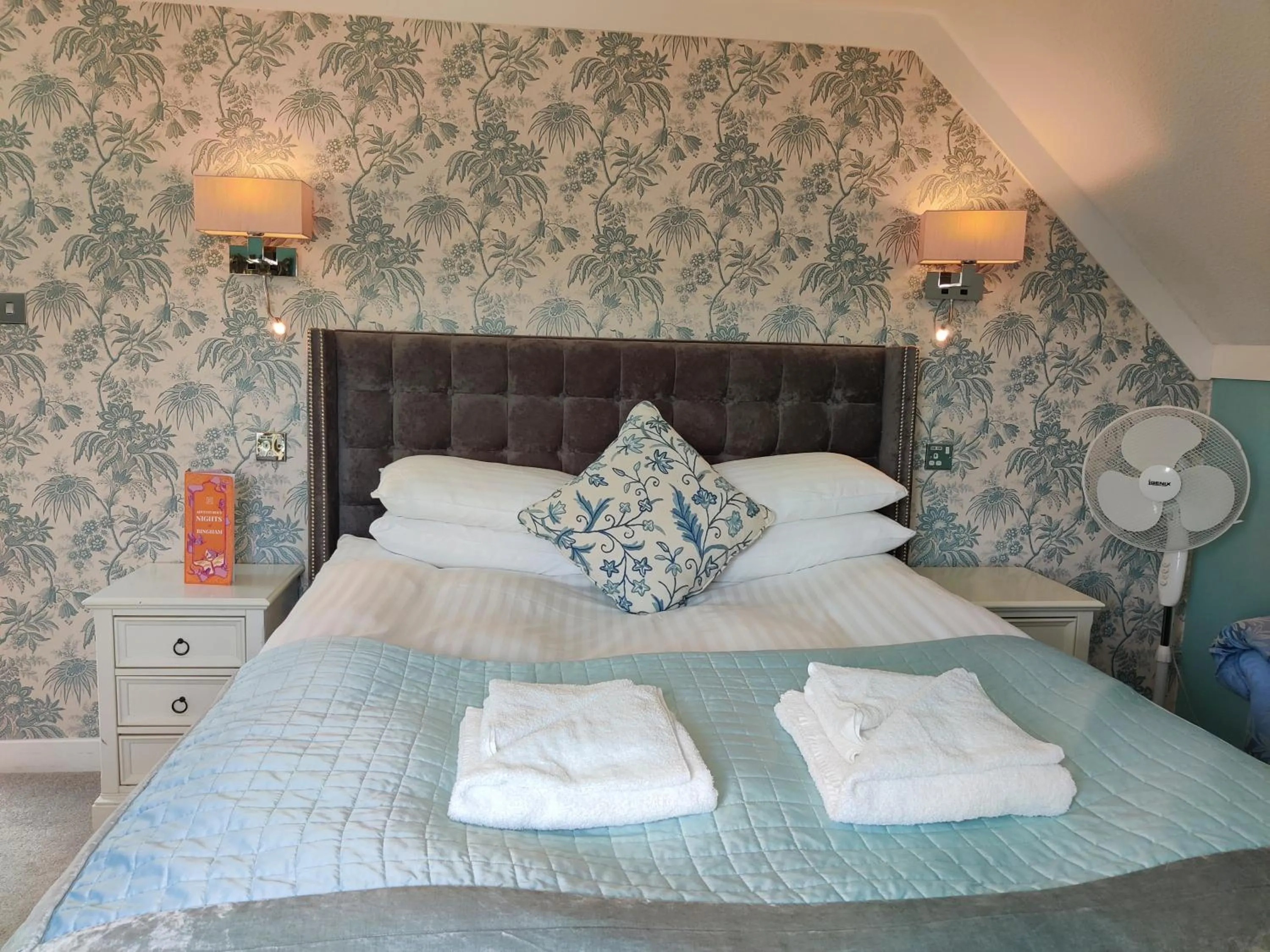 Bed in Bingham Townhouse Hotel