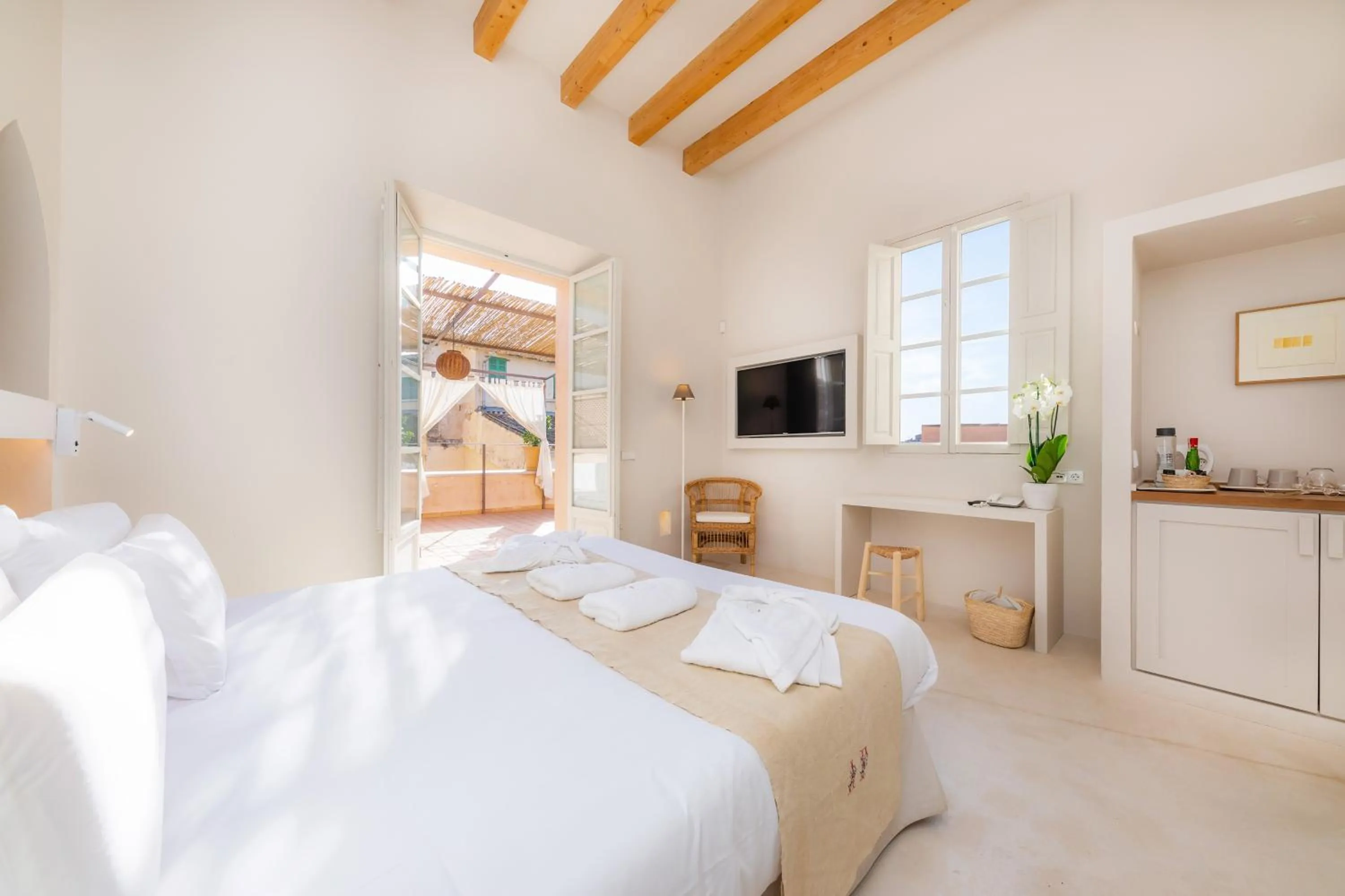 Bedroom, Bed in Yartan Boutique Hotel - Adults Only