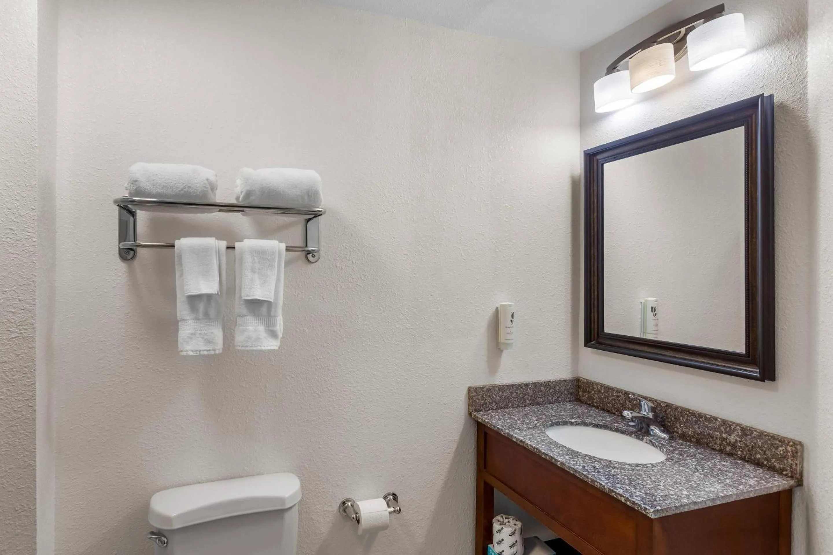 Bedroom in Country Inn & Suites by Radisson, Beckley, WV