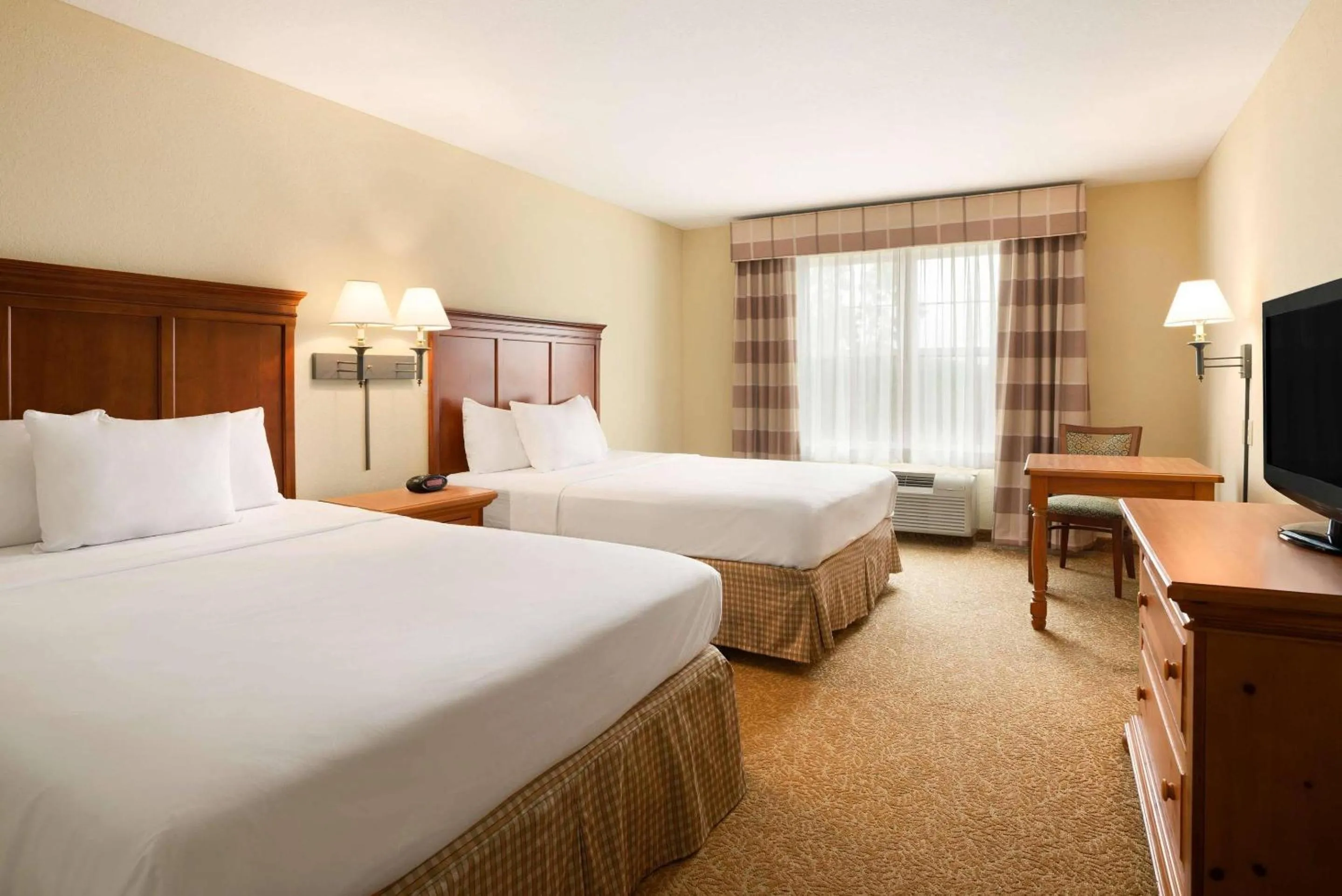 Bedroom, Bed in Country Inn & Suites by Radisson, Beckley, WV