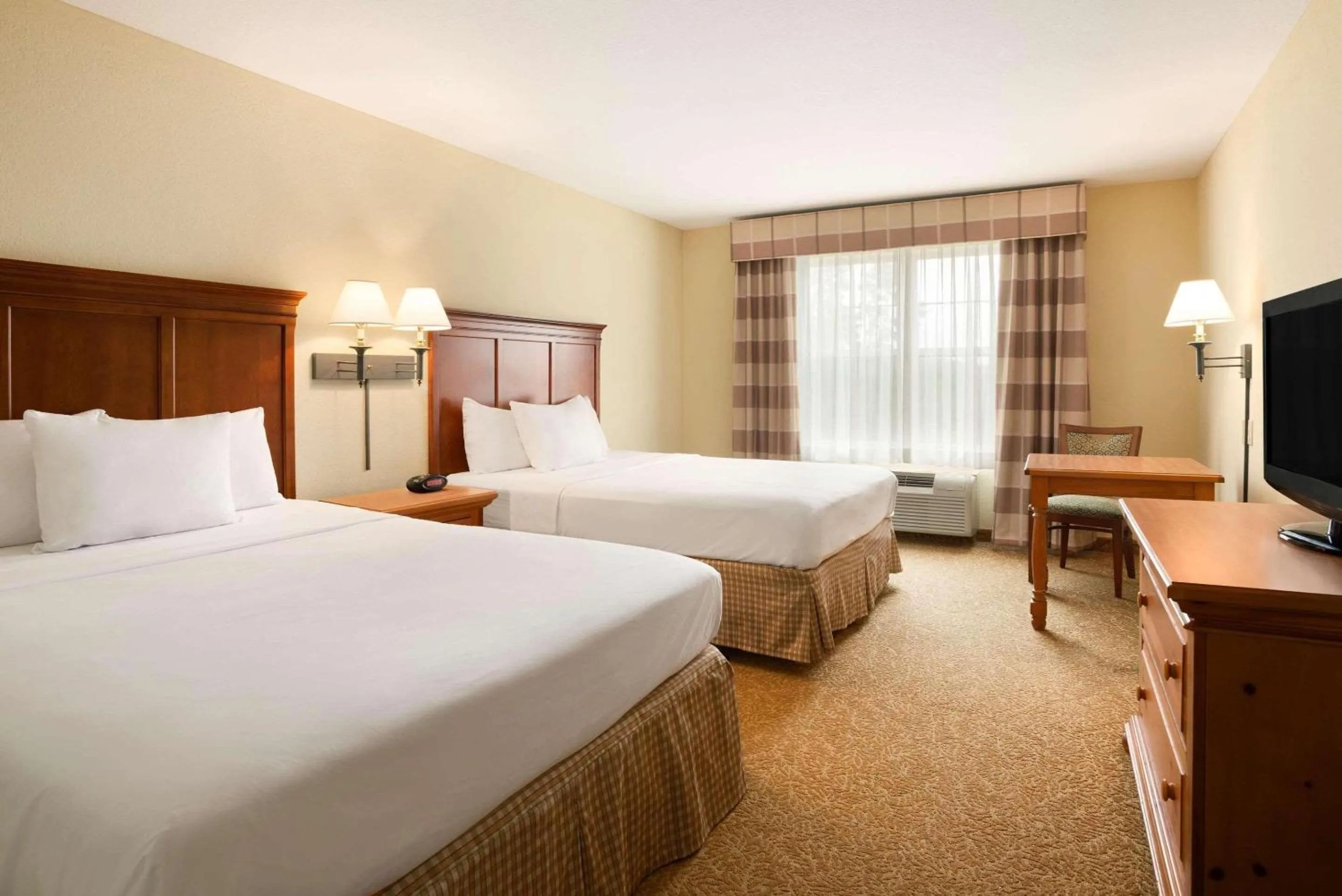 Bedroom, Bed in Country Inn & Suites by Radisson, Beckley, WV