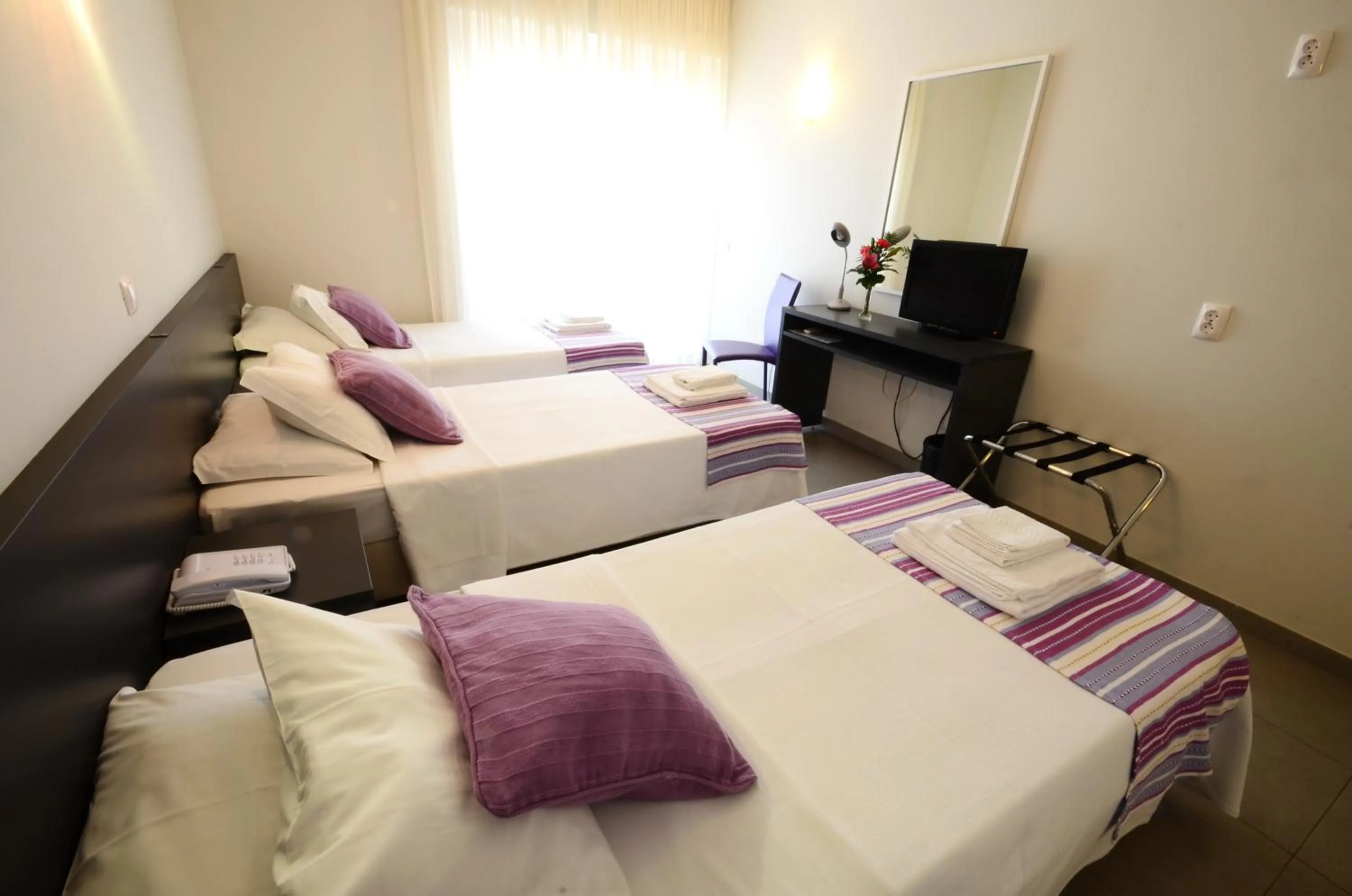 TV and multimedia, Bed in Boutique & Villas Boliqueime