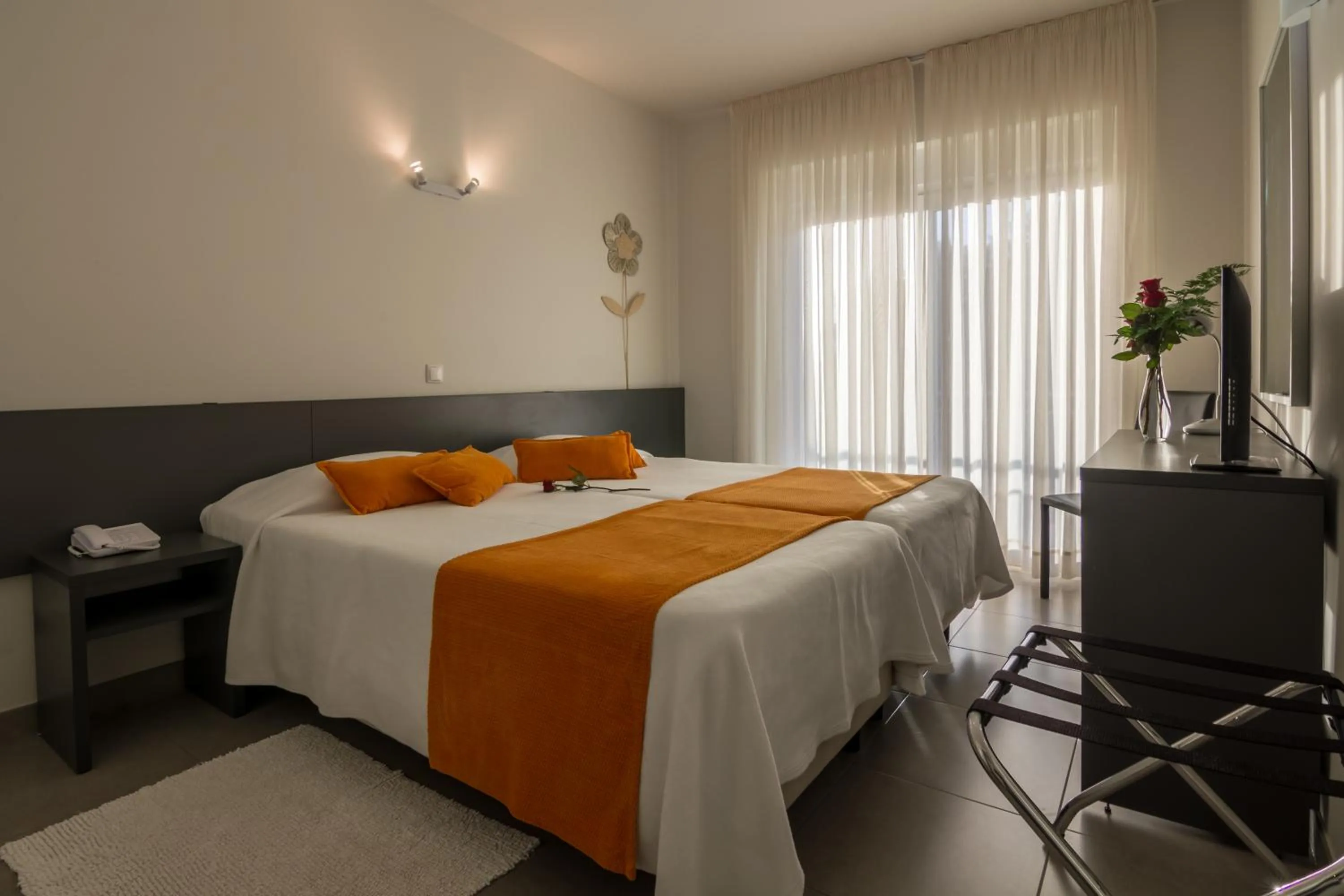 TV and multimedia, Bed in Boutique & Villas Boliqueime