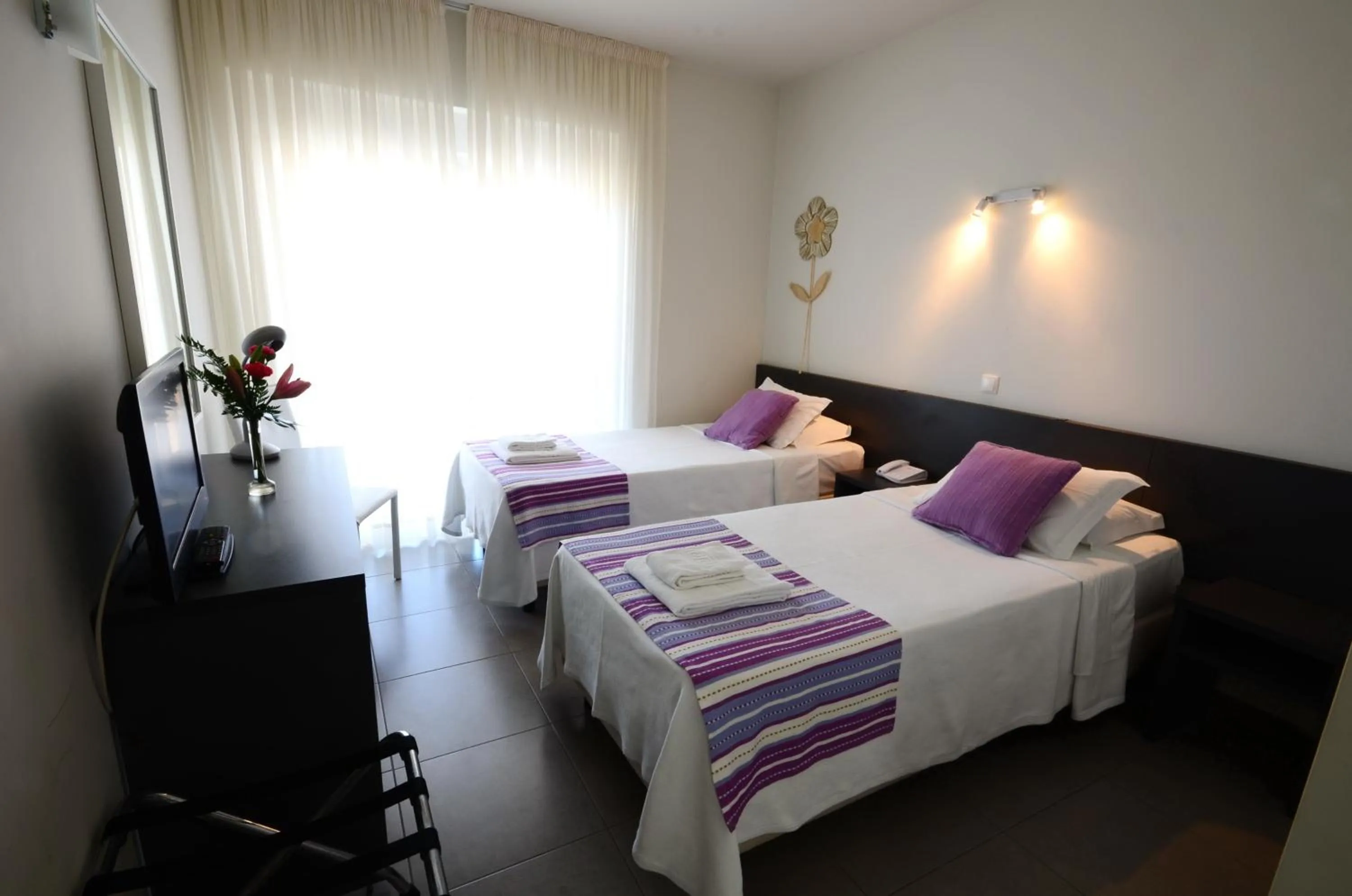 TV and multimedia, Bed in Boutique & Villas Boliqueime