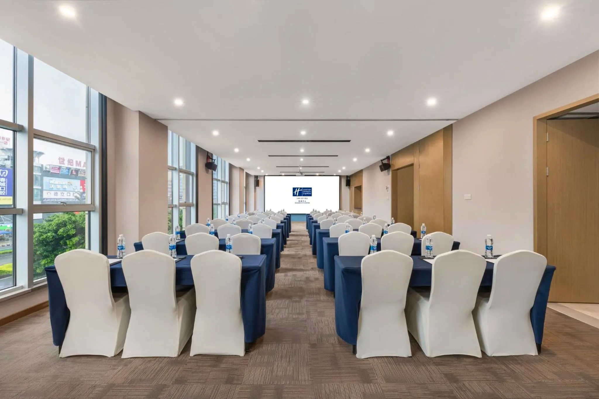 Meeting/conference room in Holiday Inn Express - Xichang City Center by IHG
