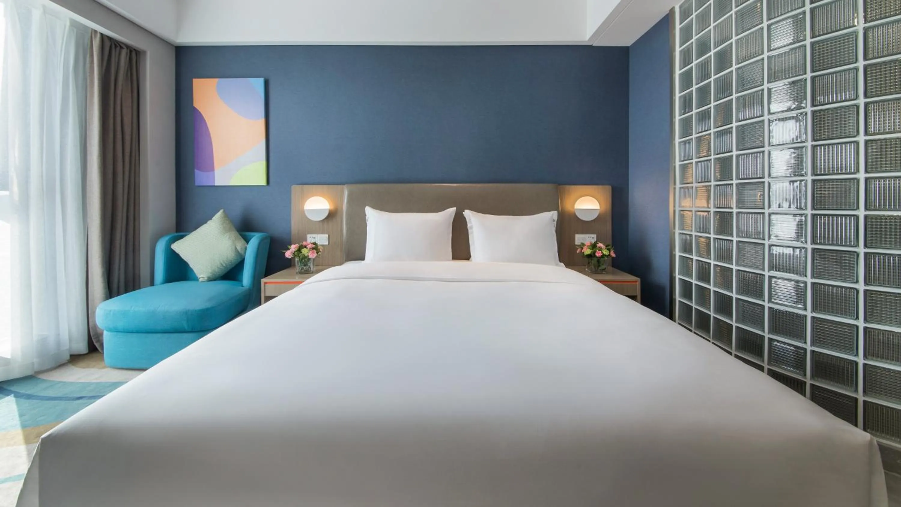 Photo of the whole room, Bed in Holiday Inn Express - Xichang City Center by IHG