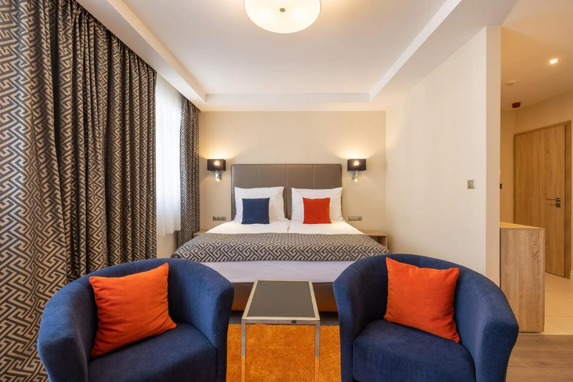 Bed in Silver Crown Hotel & Residence, Palace Quarter