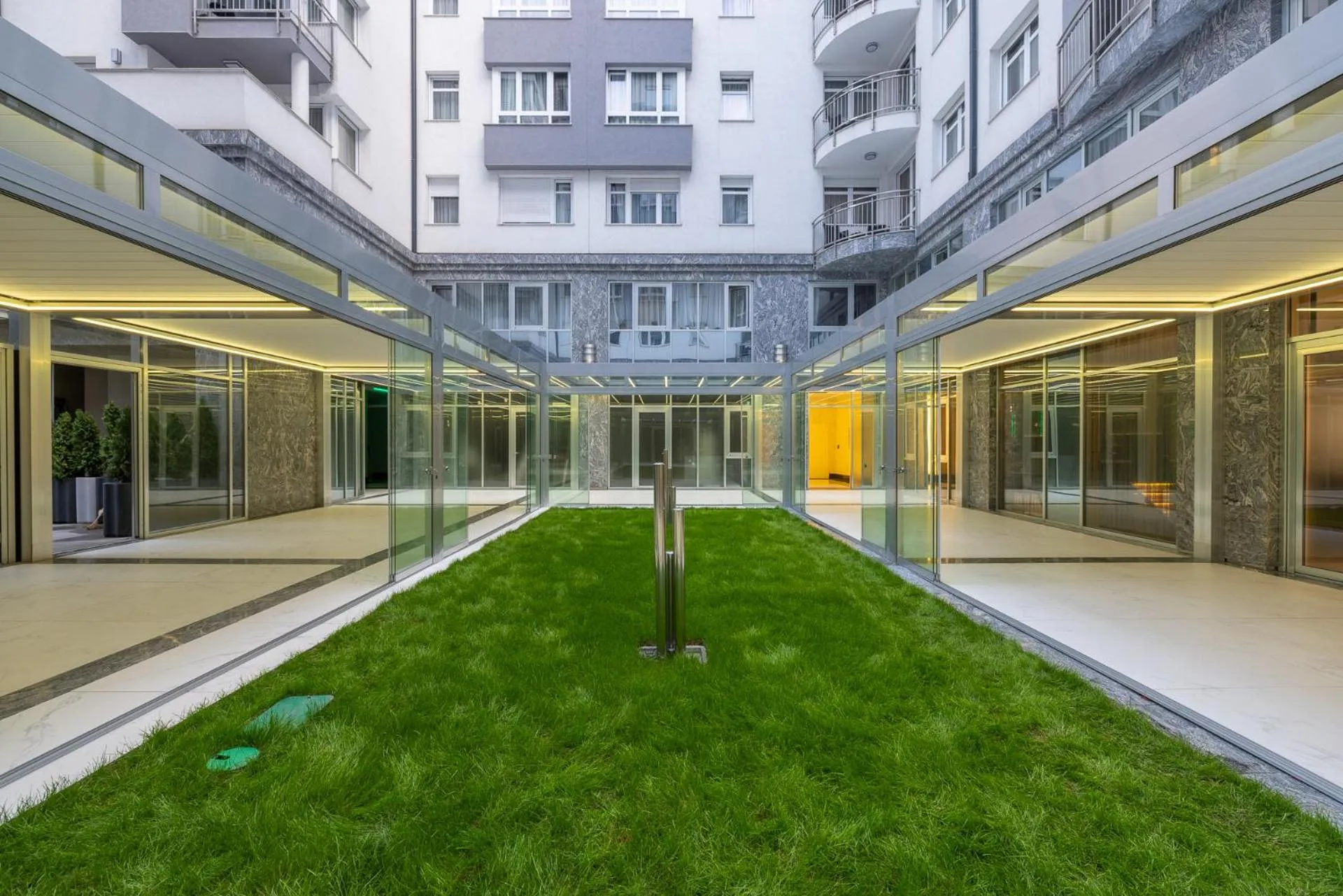 Garden in Silver Crown Hotel & Residence, Palace Quarter