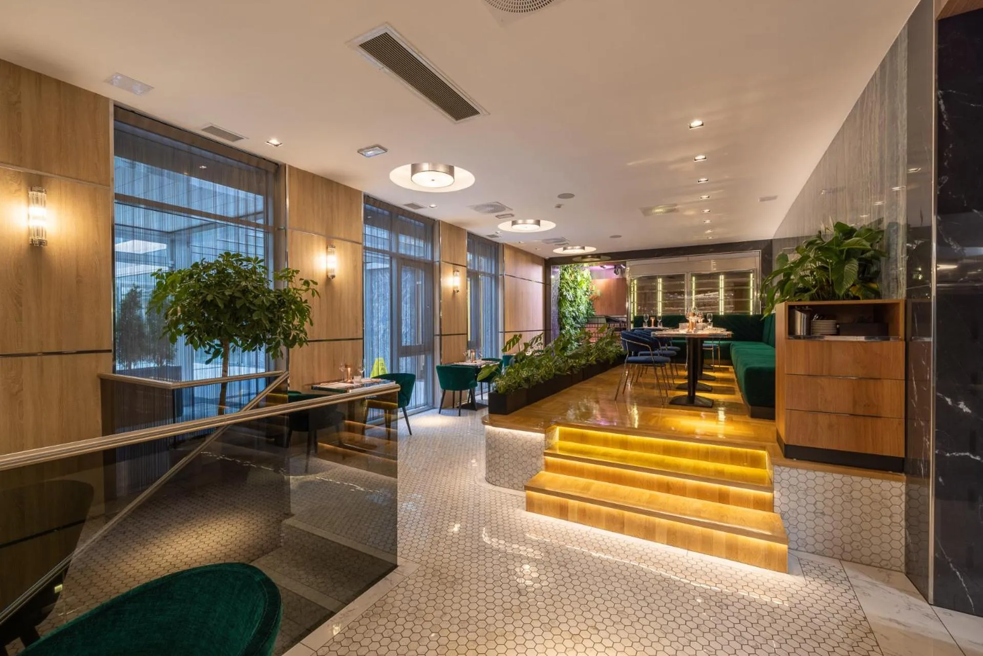 Dining area in Silver Crown Hotel & Residence, Palace Quarter