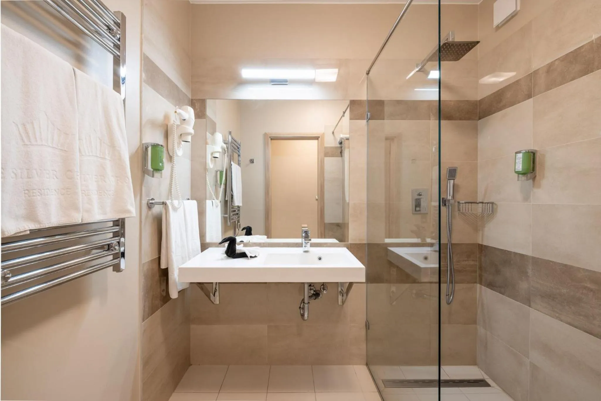 Shower in Silver Crown Hotel & Residence, Palace Quarter