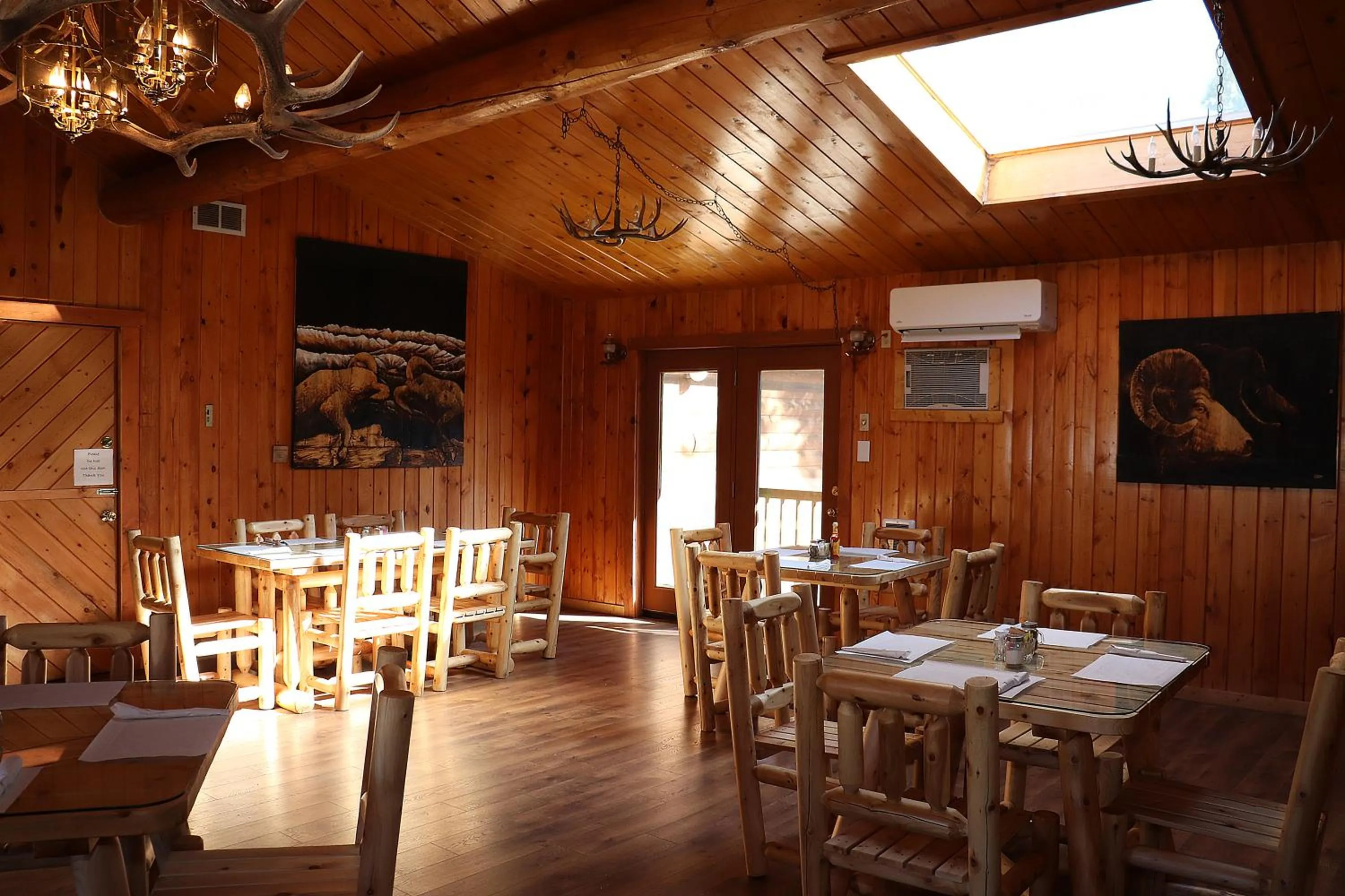 Yellowstone Valley Inn