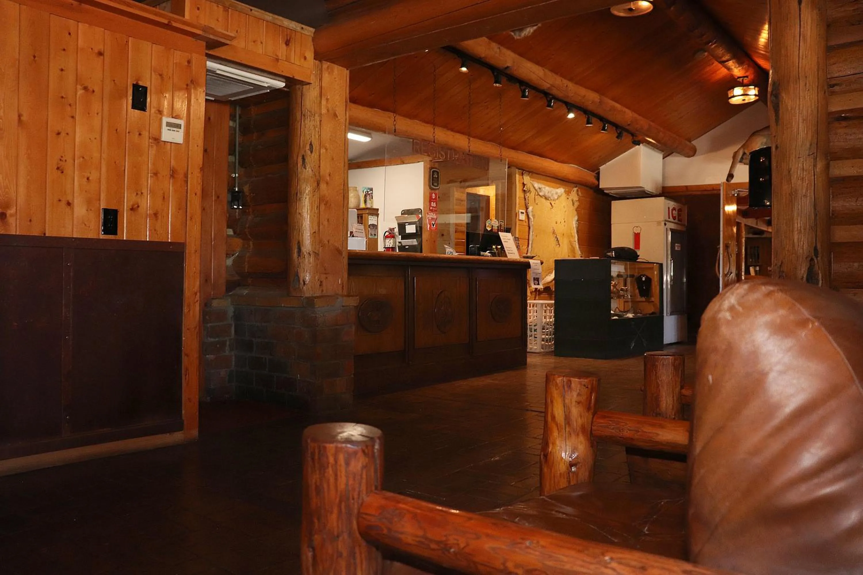 Yellowstone Valley Inn